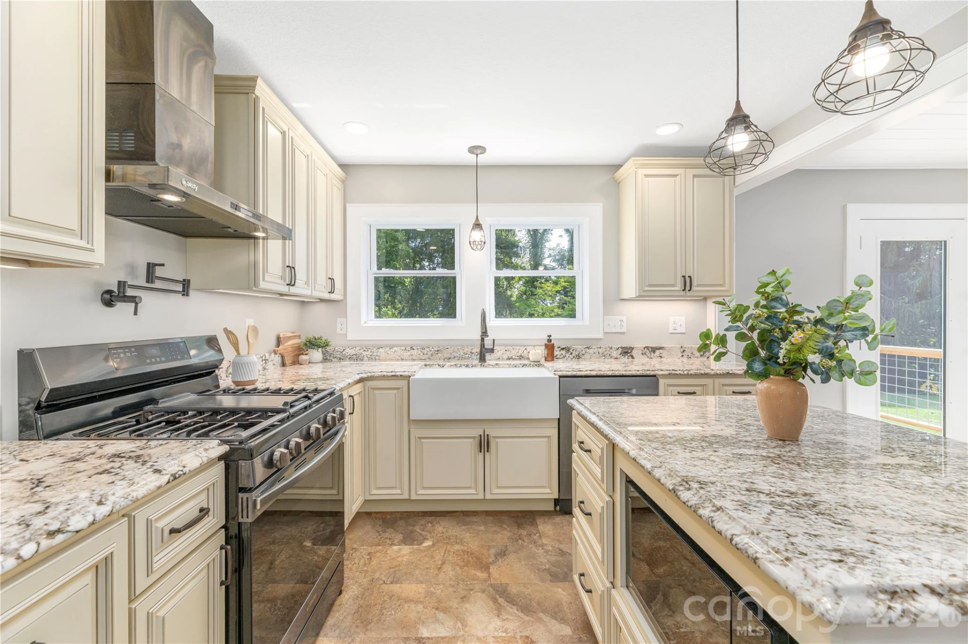 638 Newfound Street - Photo 14