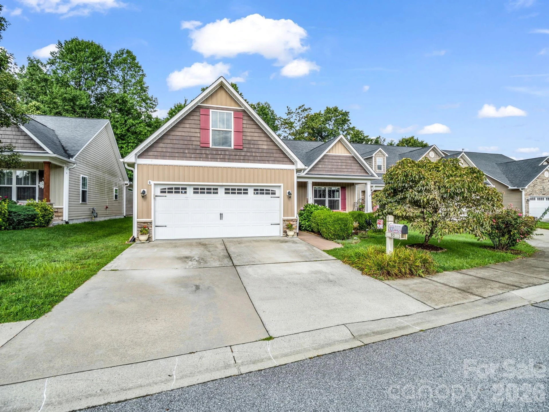 93 Foxtail Court - Photo 2