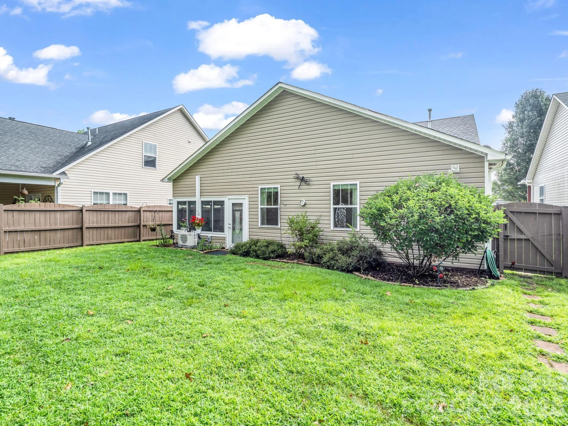 93 Foxtail Court - Photo 34