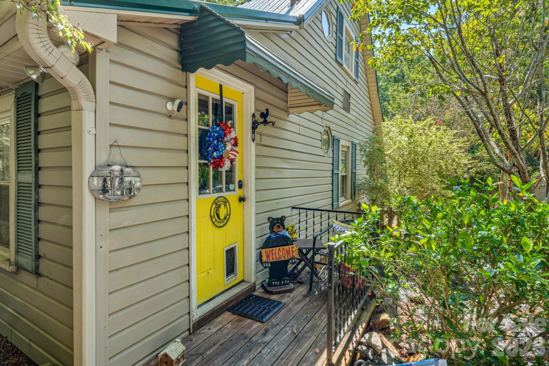 242 Whitney Boulevard - Photo 18