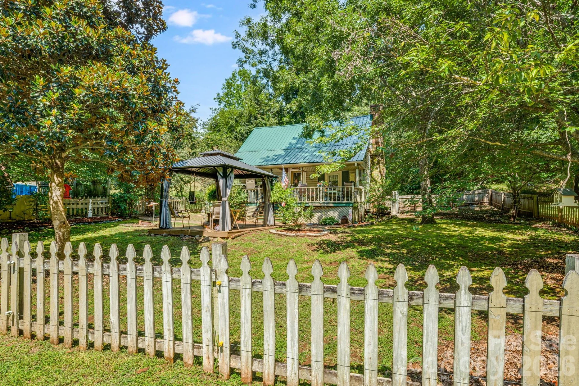 242 Whitney Boulevard - Photo 26