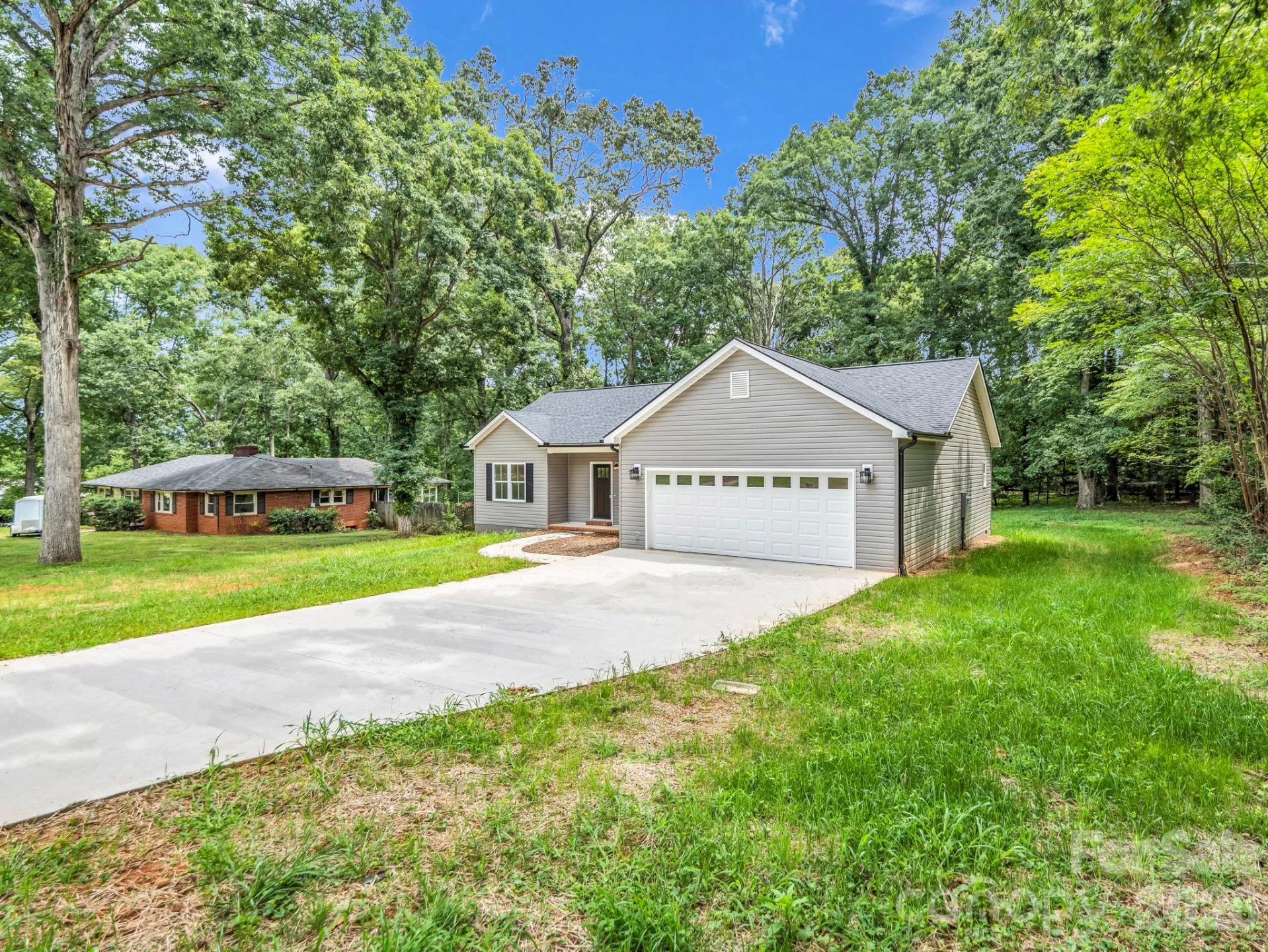 190 Forest Hill Drive - Photo 3