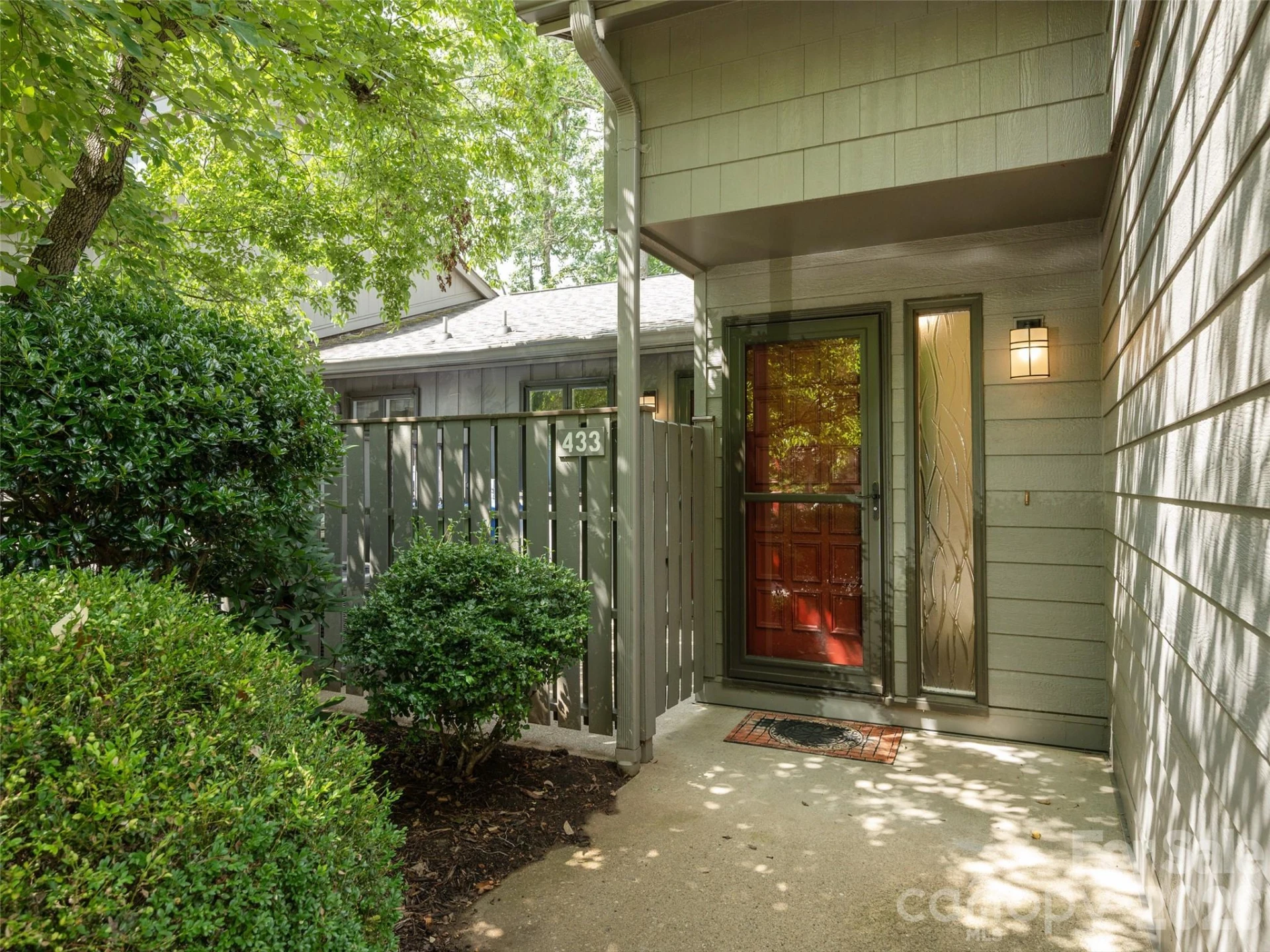 433 Crowfields Drive - Photo 2