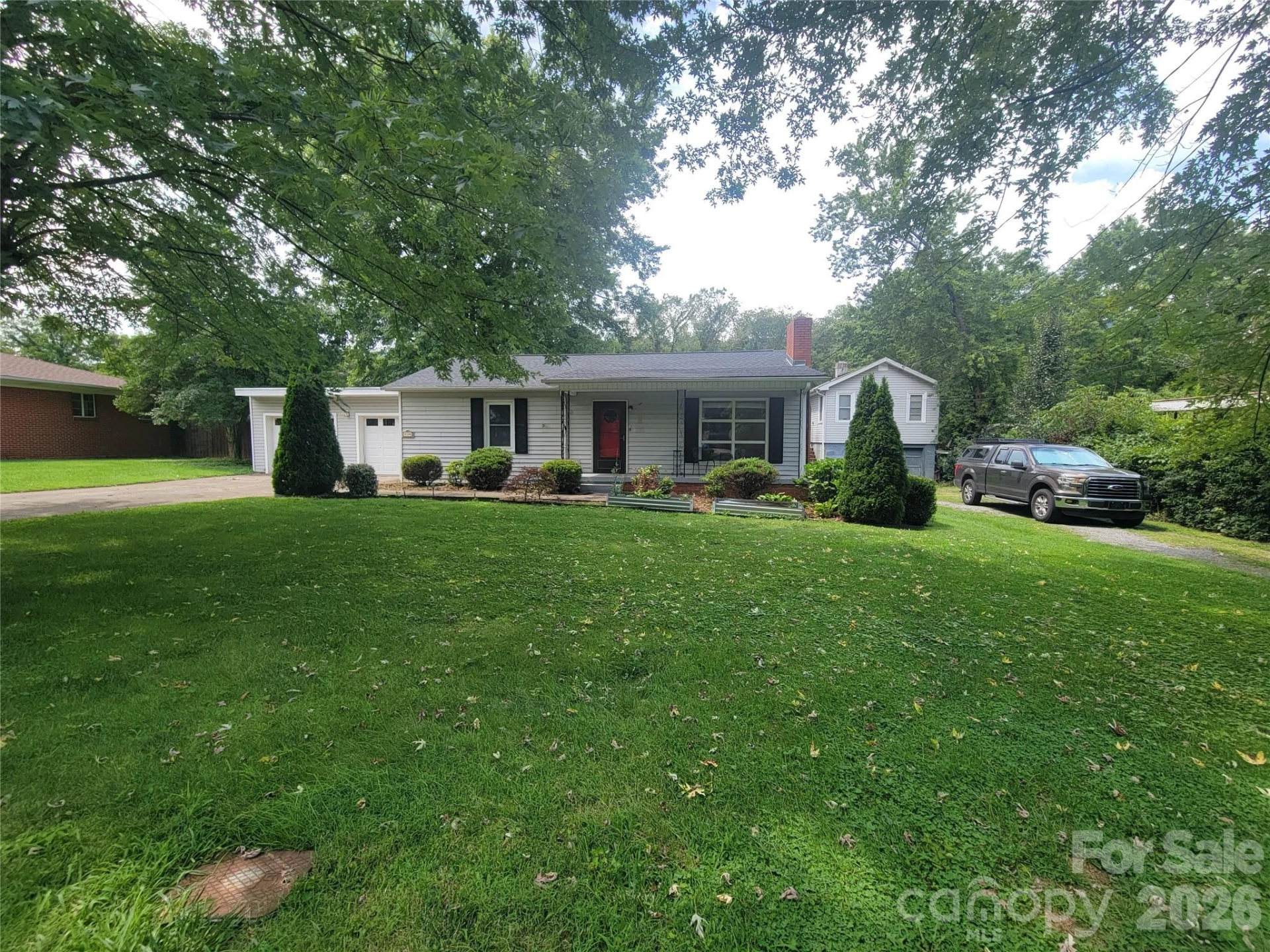 678 Brown Avenue - Photo 2