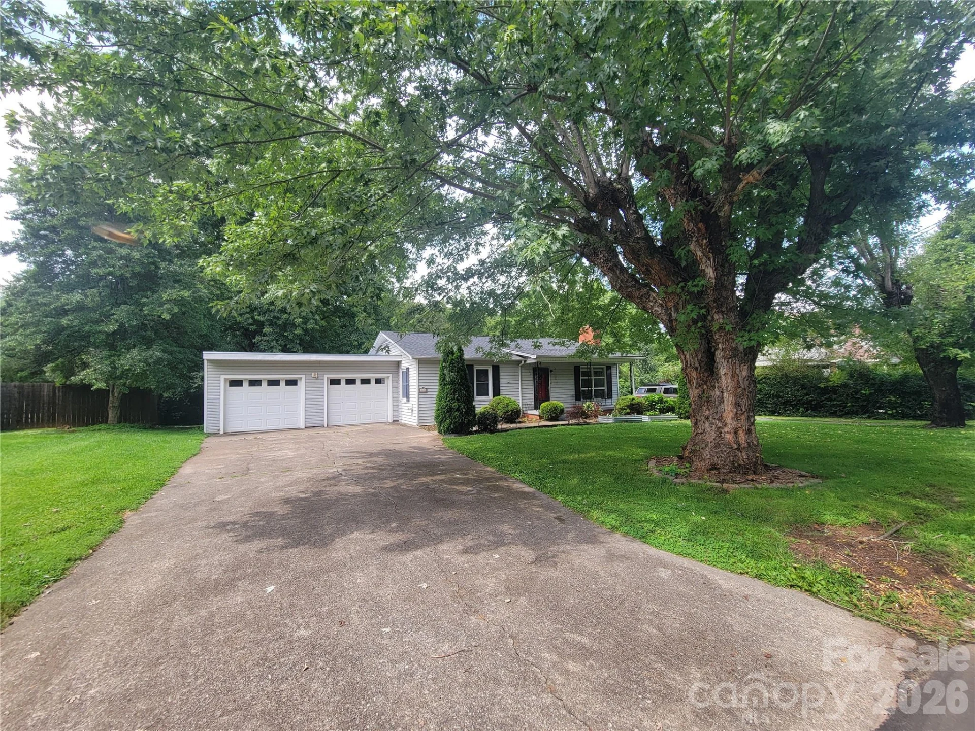 678 Brown Avenue - Photo 3