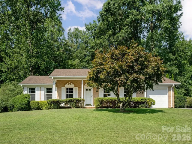 303 Tree Haven Boulevard, Hendersonville, NC, 28791