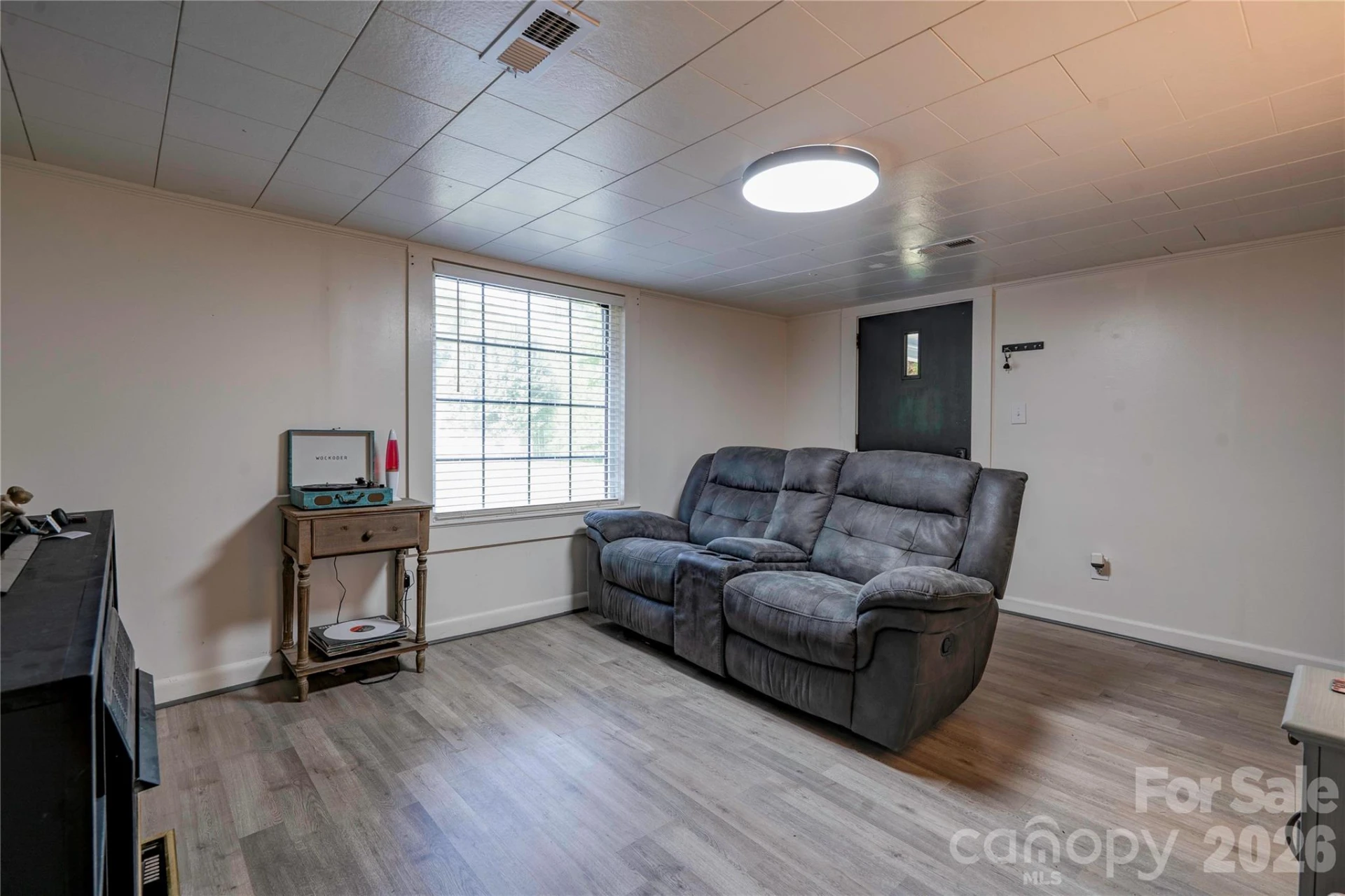 218 Oxford Street - Photo 3