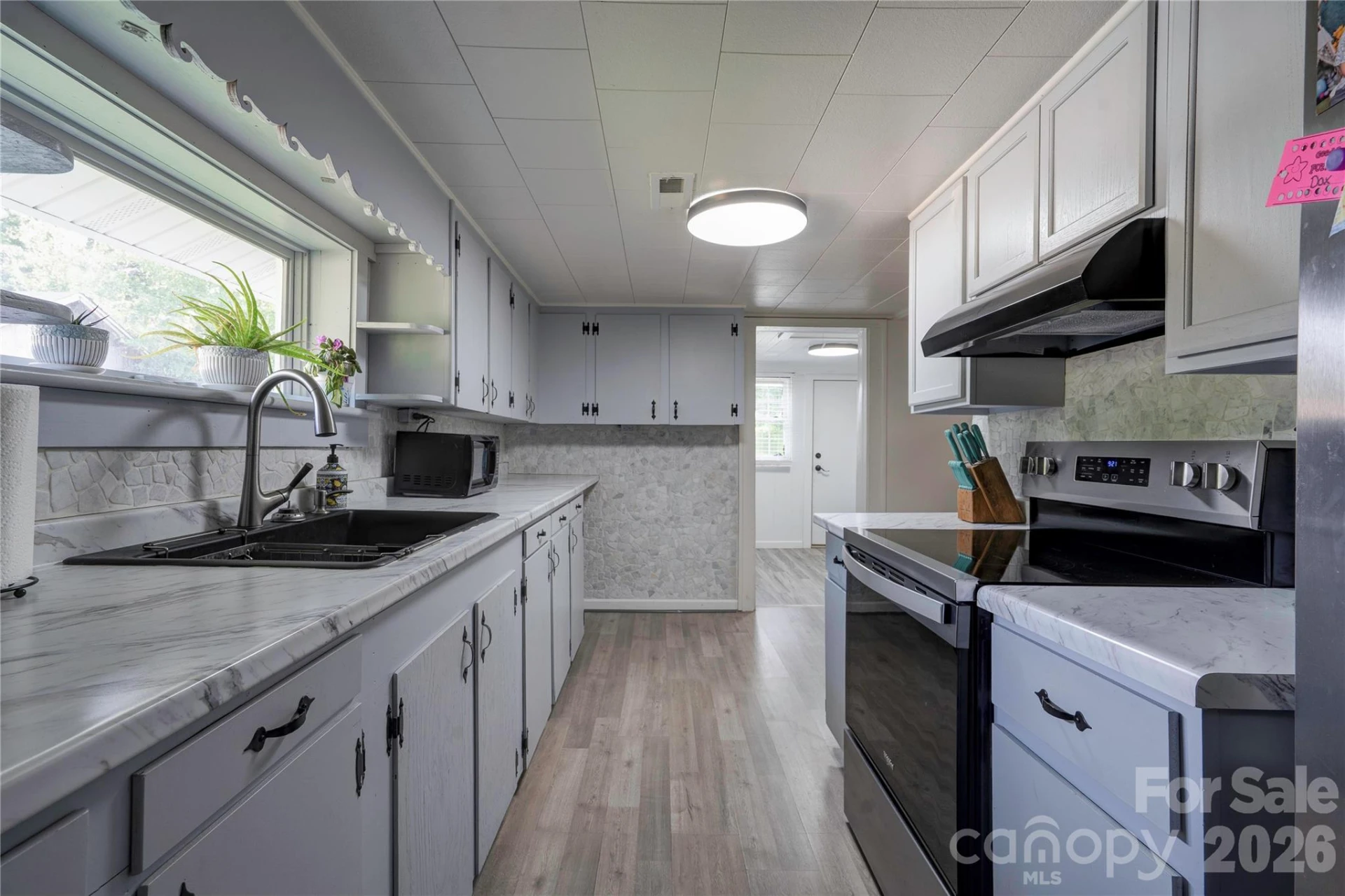 218 Oxford Street - Photo 6