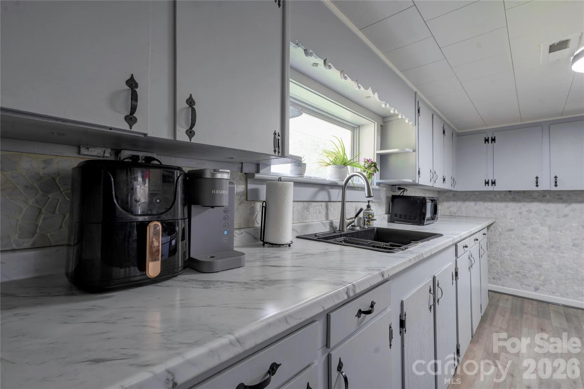 218 Oxford Street - Photo 9