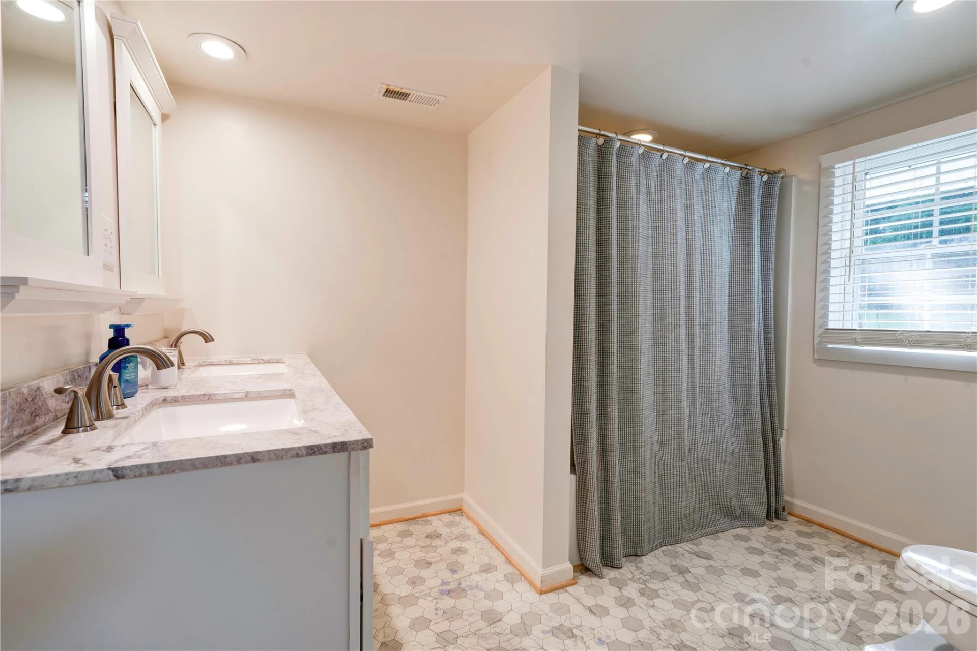 218 Oxford Street - Photo 19