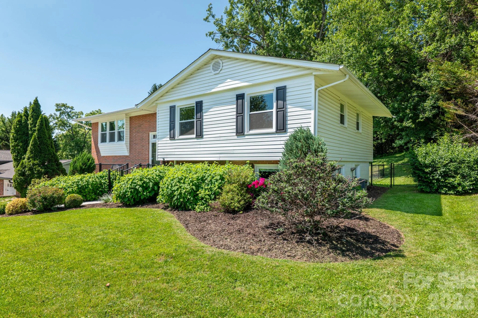 11 Summit Drive - Photo 3