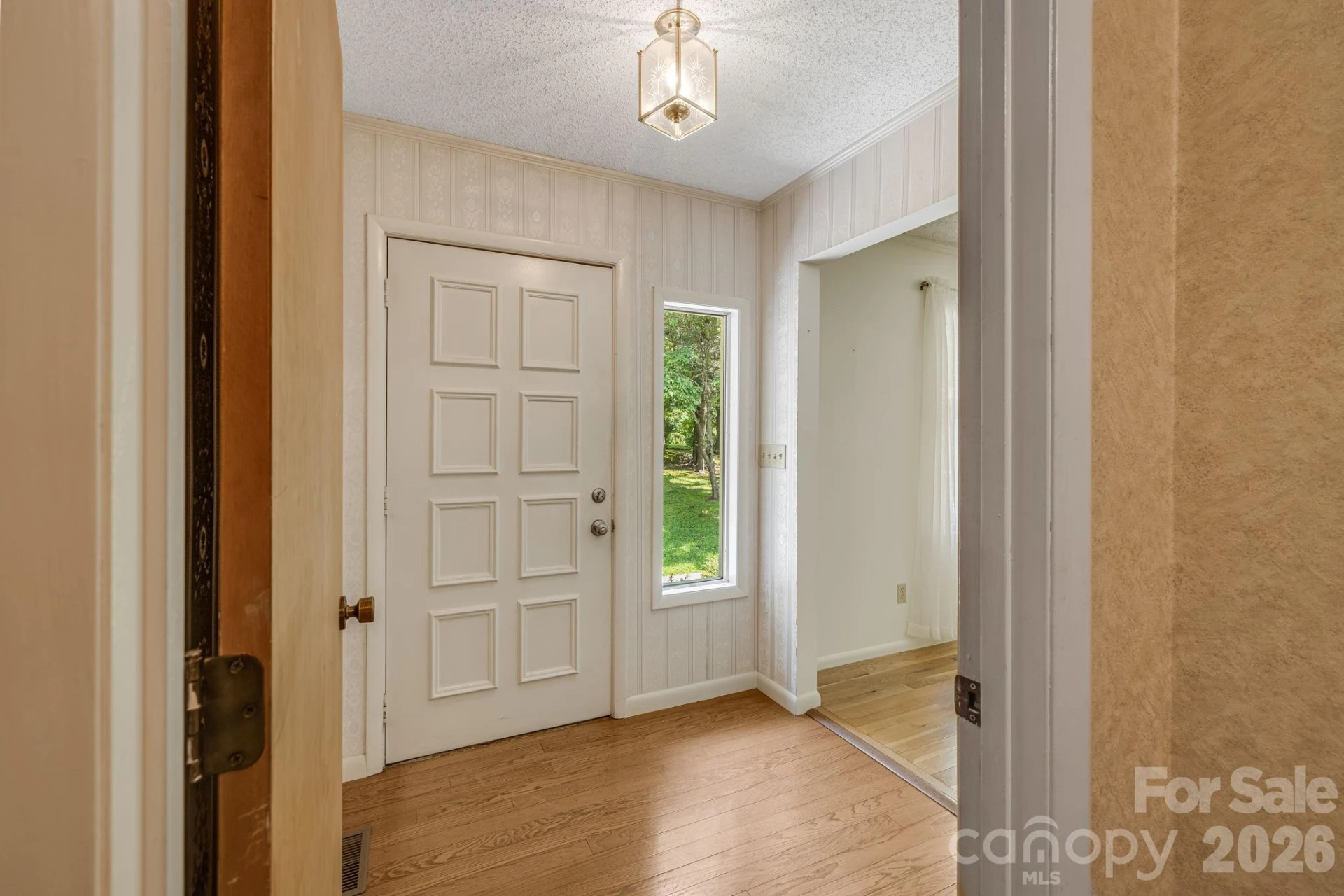 11 E Ridgeway Drive - Photo 2