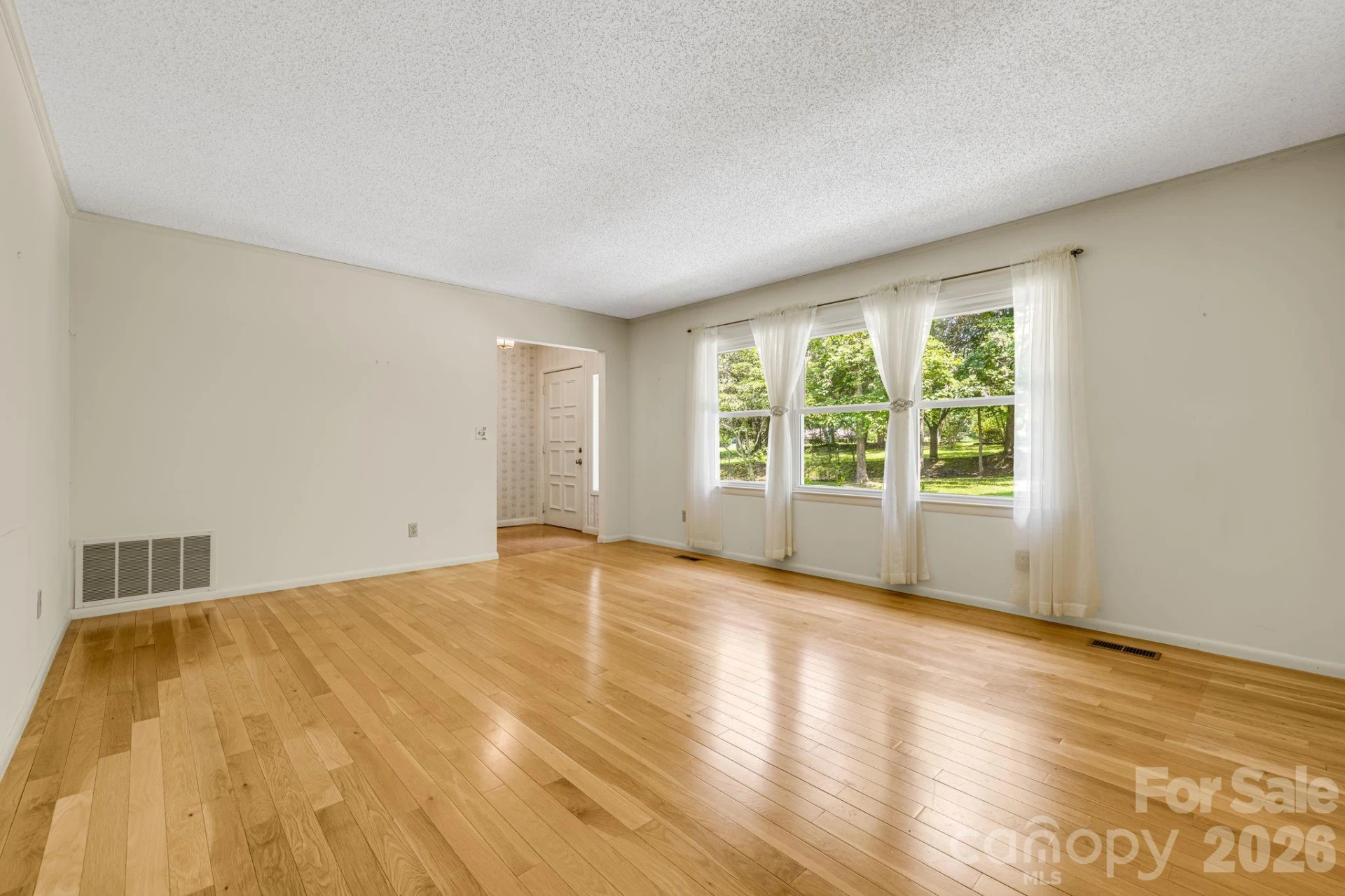 11 E Ridgeway Drive - Photo 4