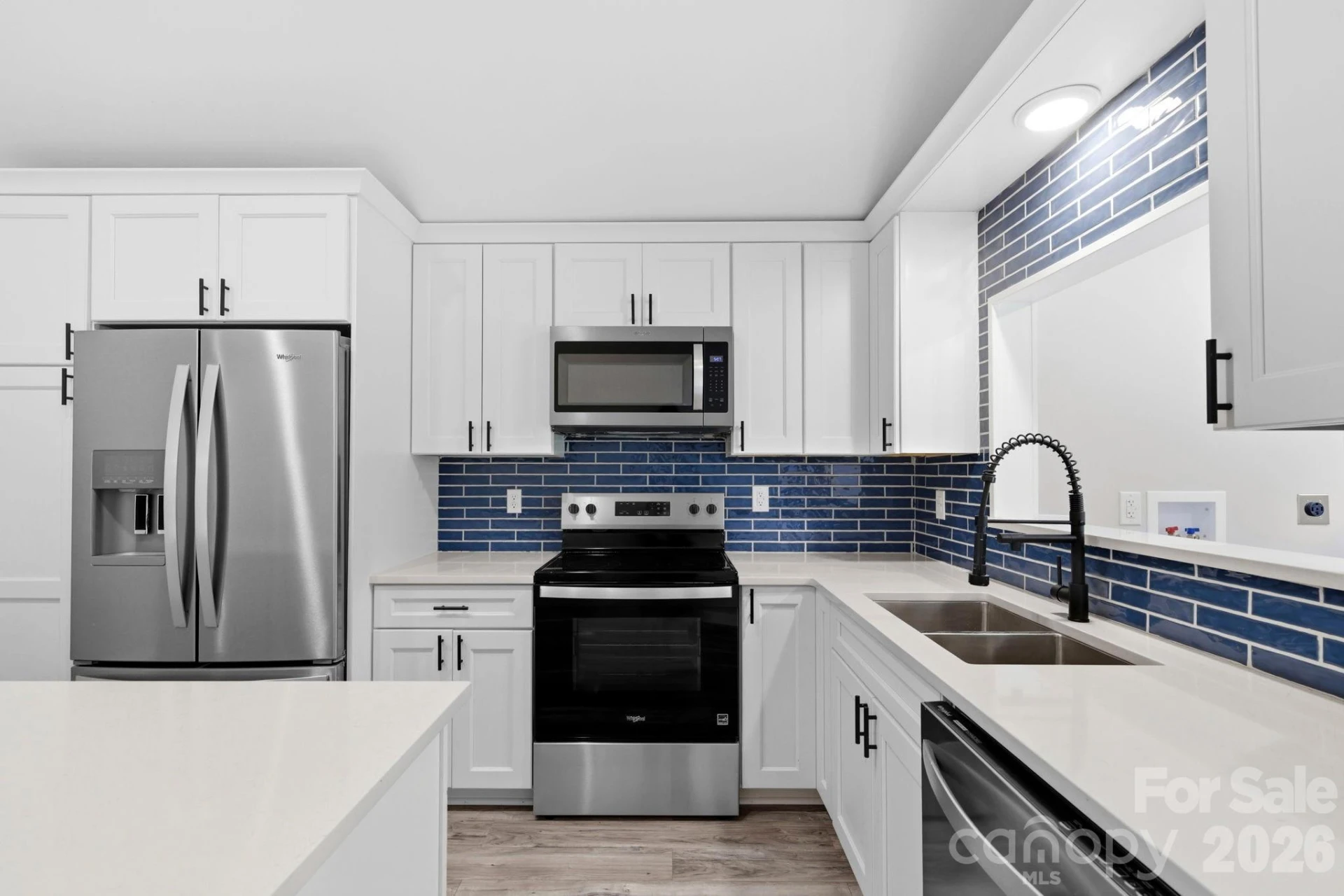 240 E Court Street - Photo 3
