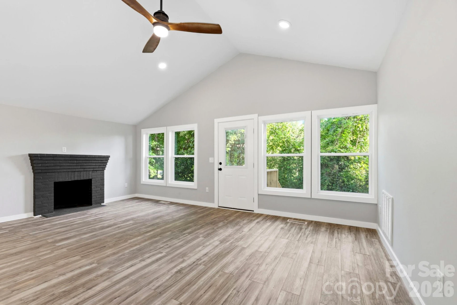 240 E Court Street - Photo 8