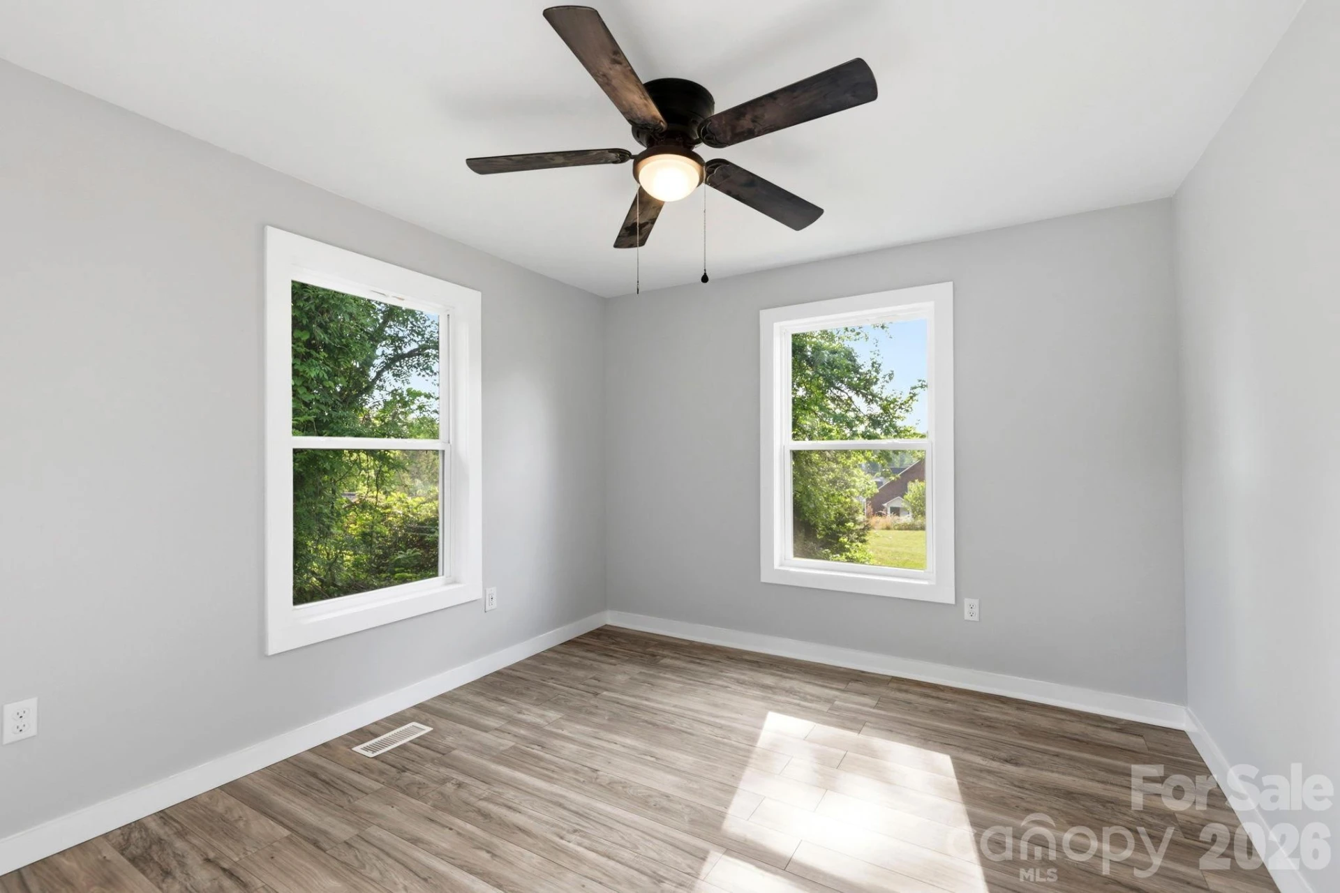 240 E Court Street - Photo 13