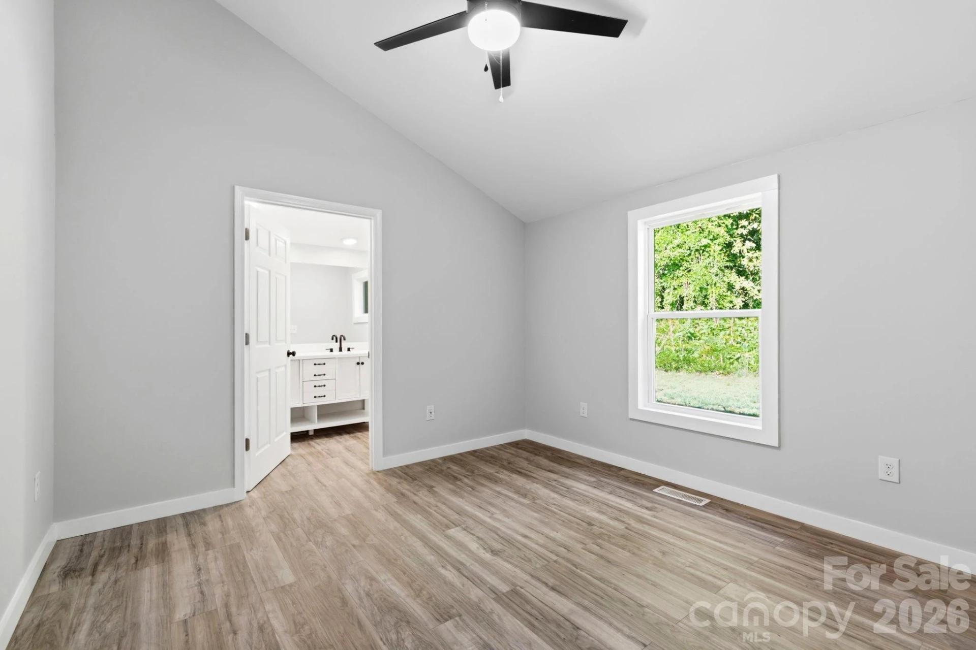 240 E Court Street - Photo 15