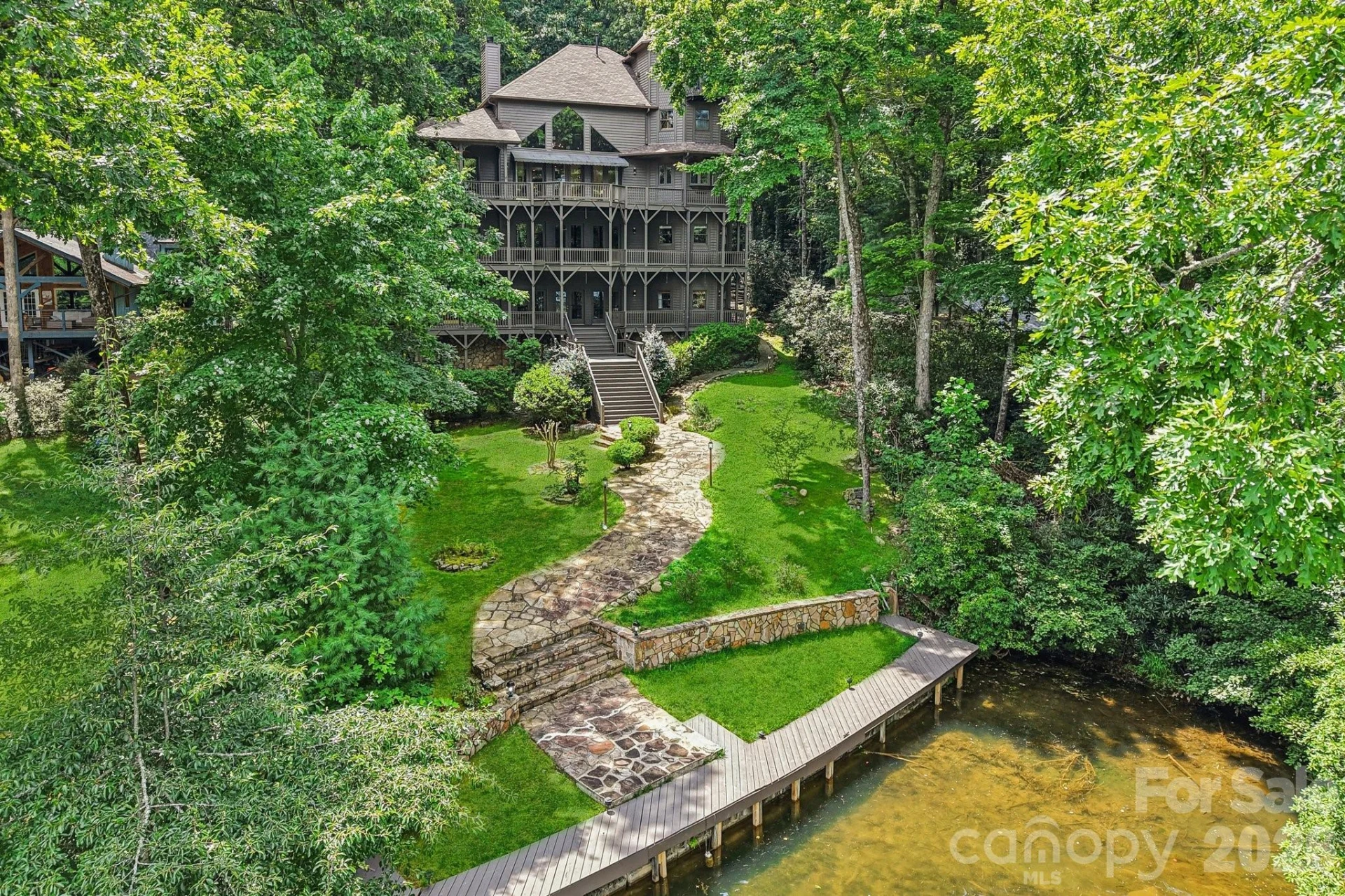 596 W Club Boulevard - Photo 8