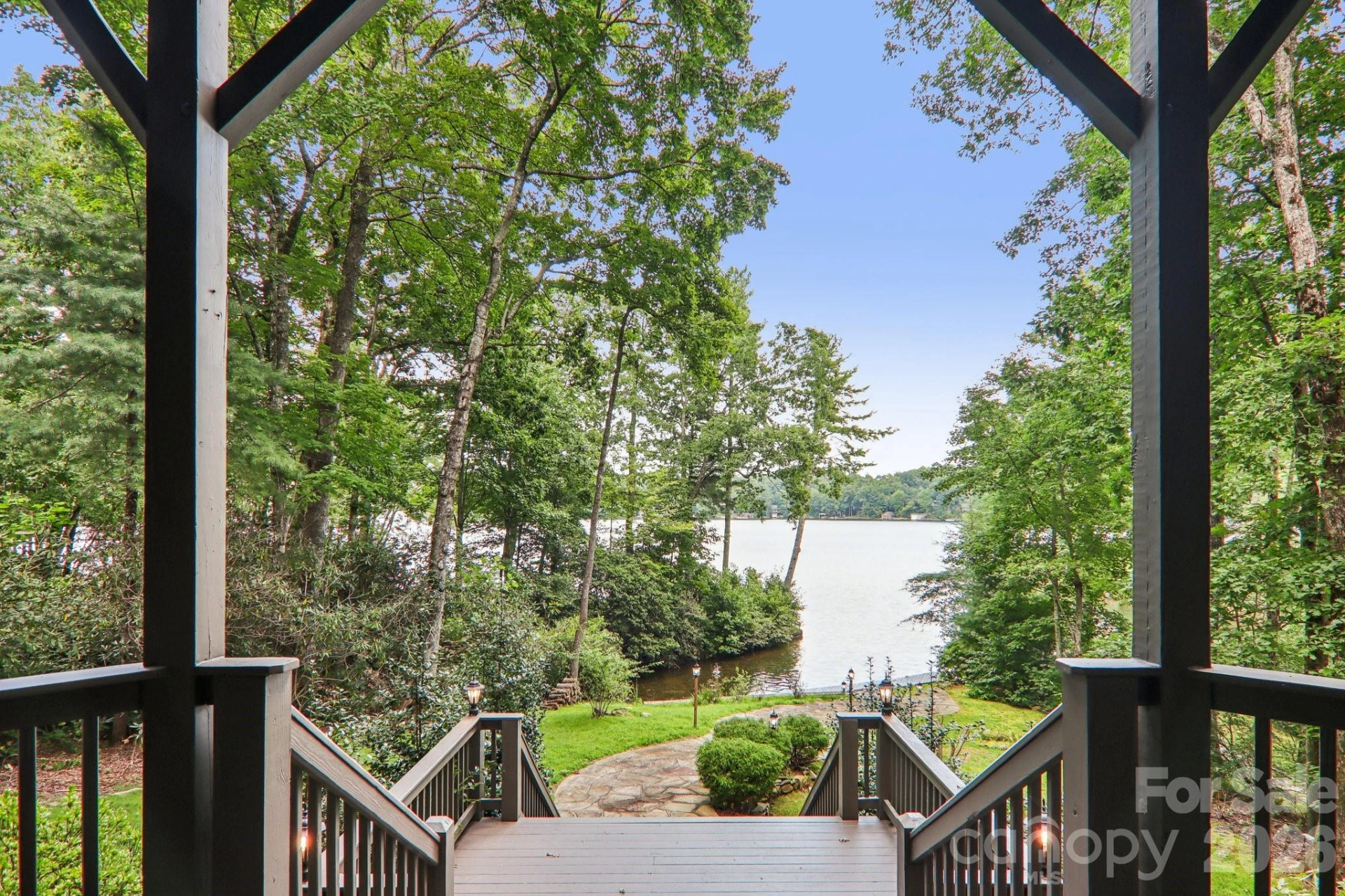 596 W Club Boulevard - Photo 10