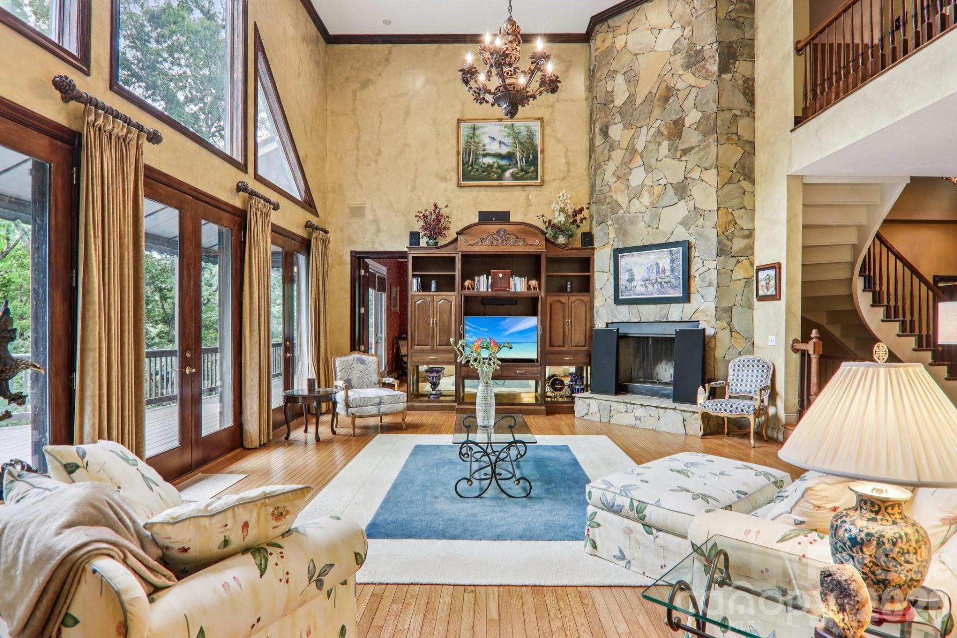 596 W Club Boulevard - Photo 12