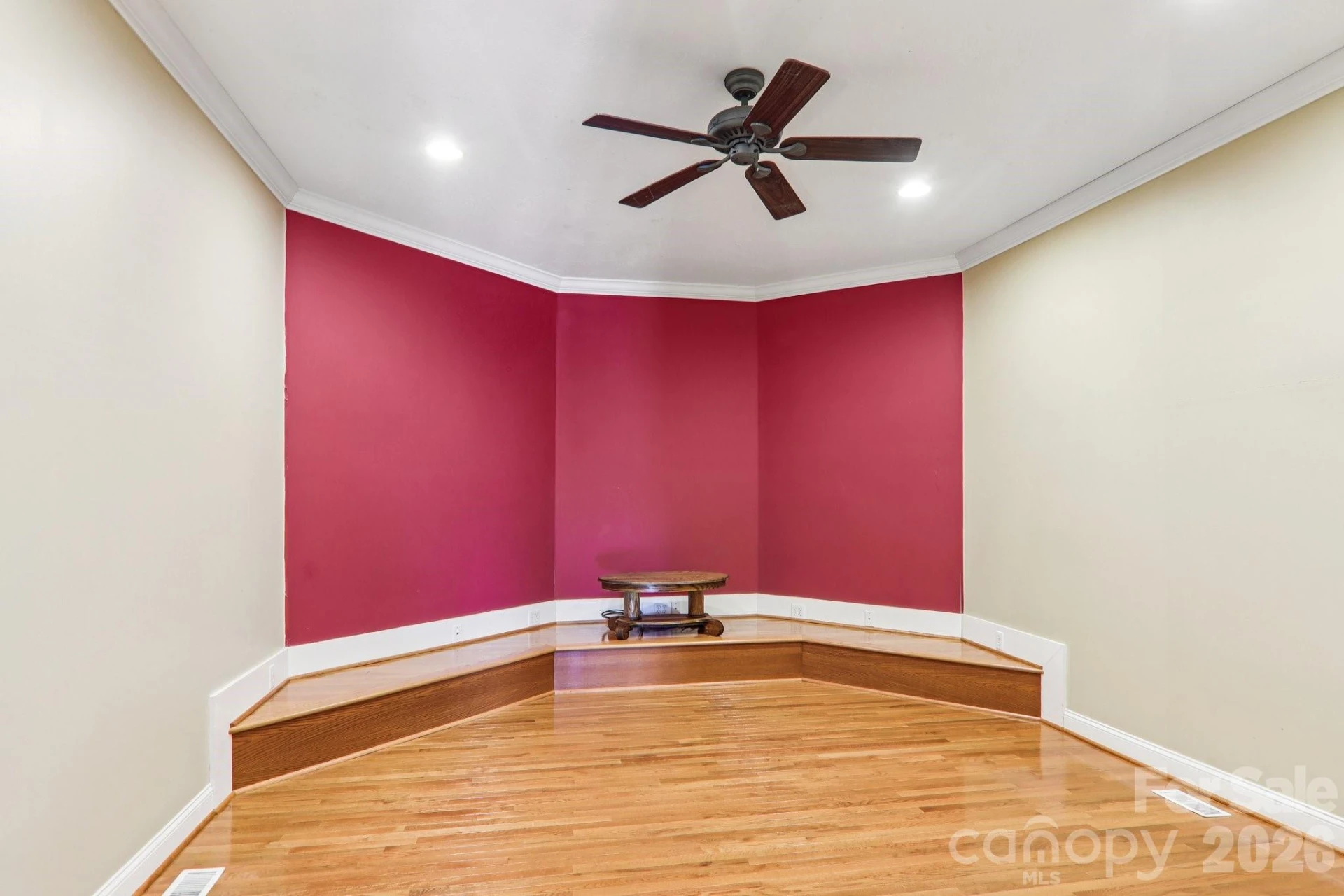 596 W Club Boulevard - Photo 33