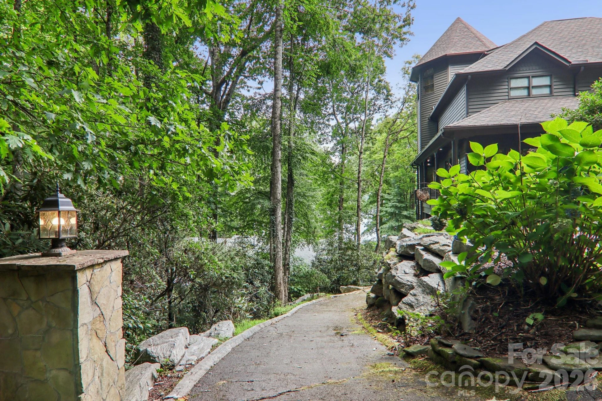 596 W Club Boulevard - Photo 46