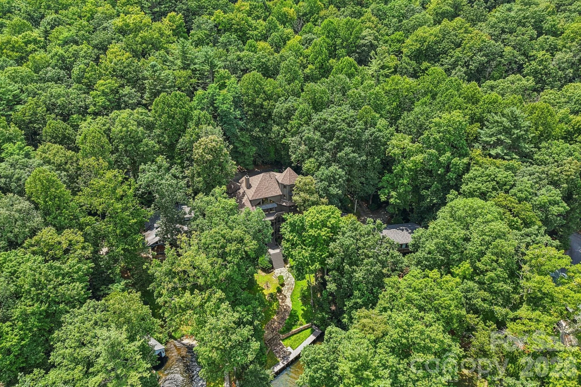 596 W Club Boulevard - Photo 47