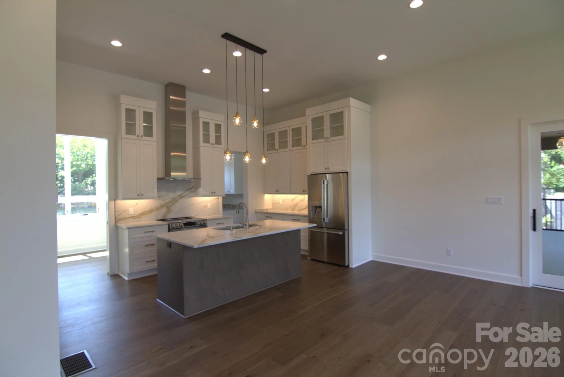 47 Versailles Lane - Photo 11