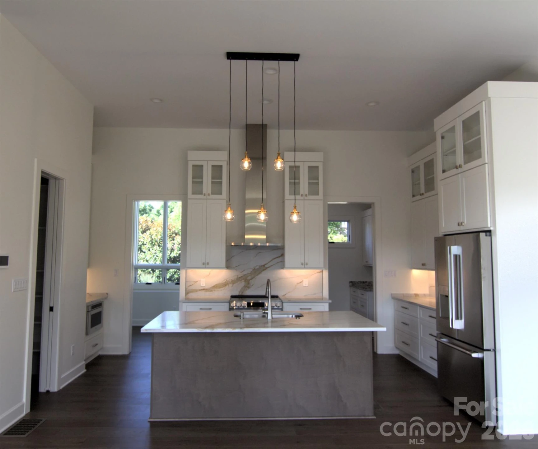 47 Versailles Lane - Photo 12