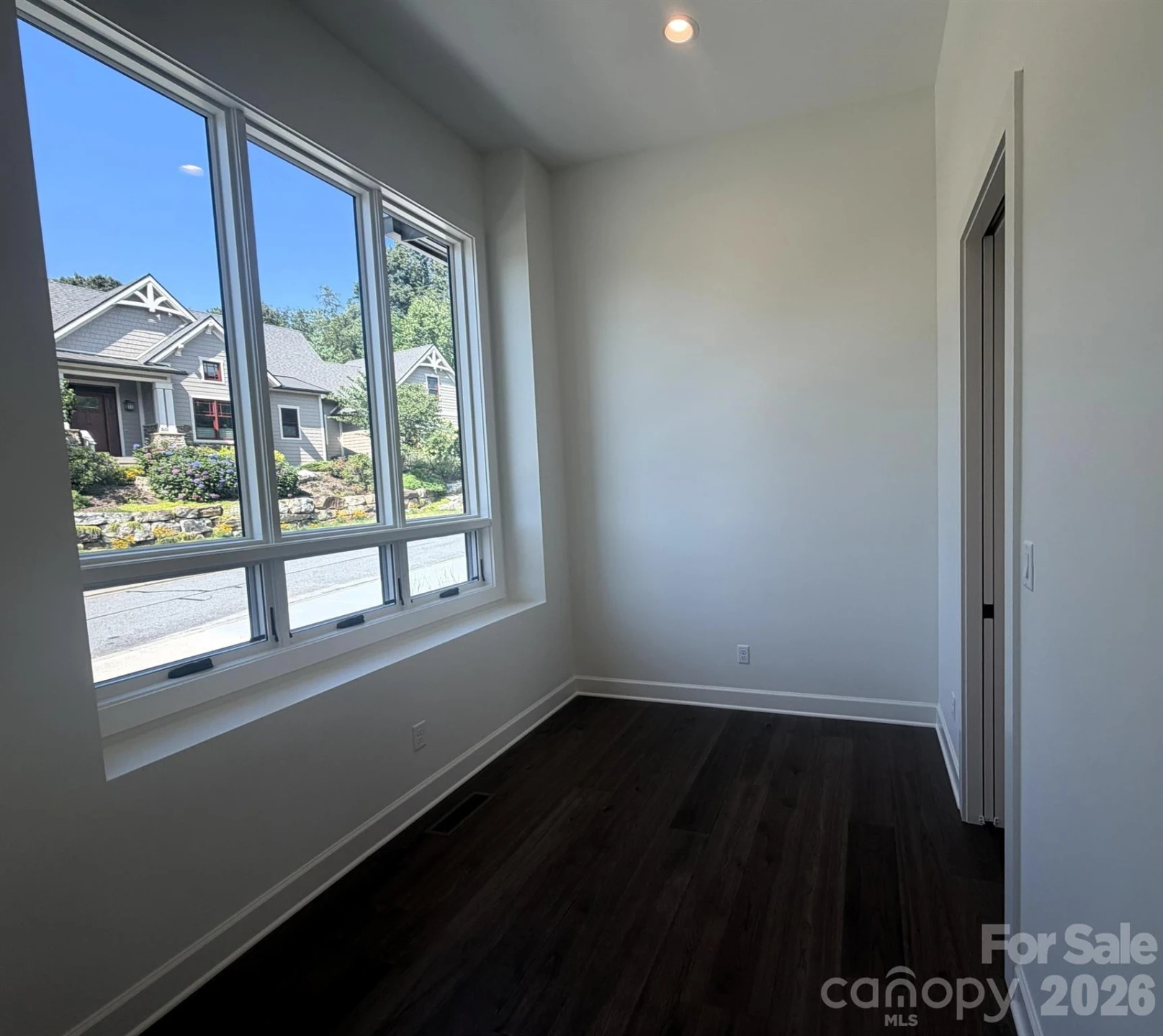 47 Versailles Lane - Photo 20