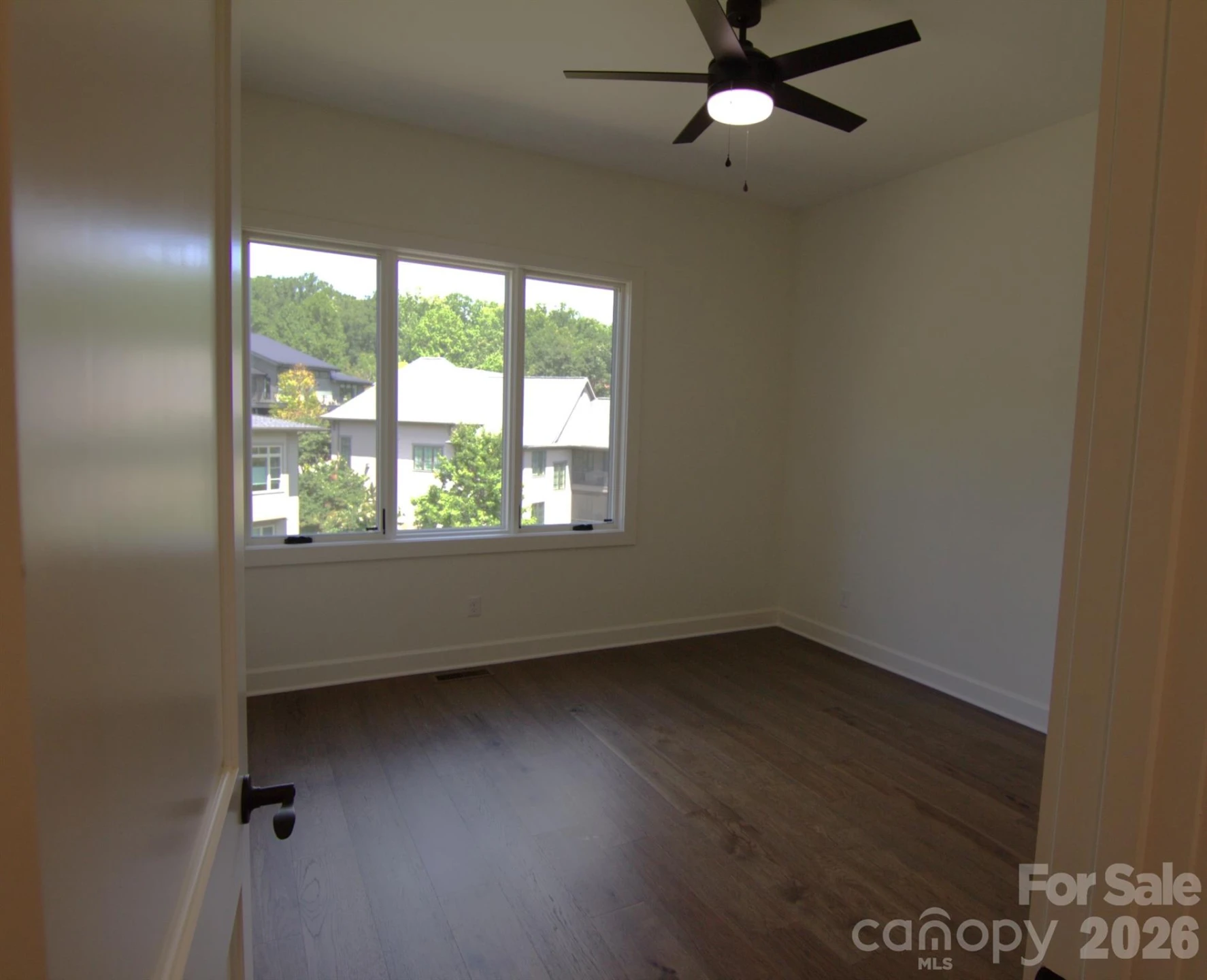 47 Versailles Lane - Photo 33
