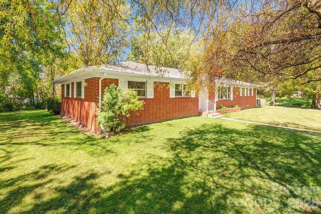 10 Meadowview Road - Photo 2