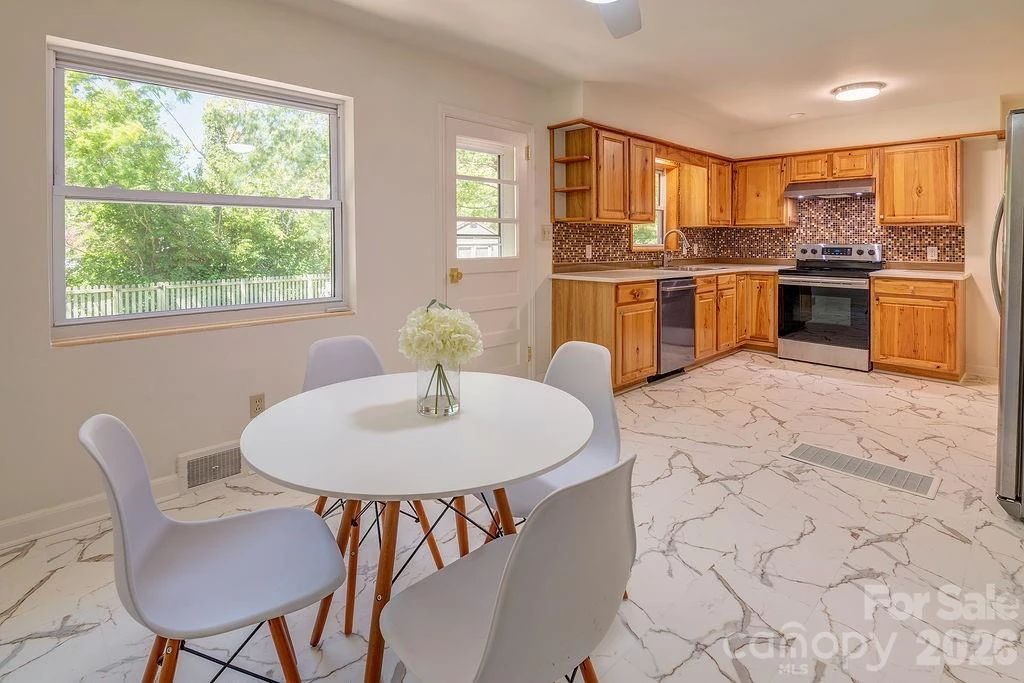 10 Meadowview Road - Photo 9