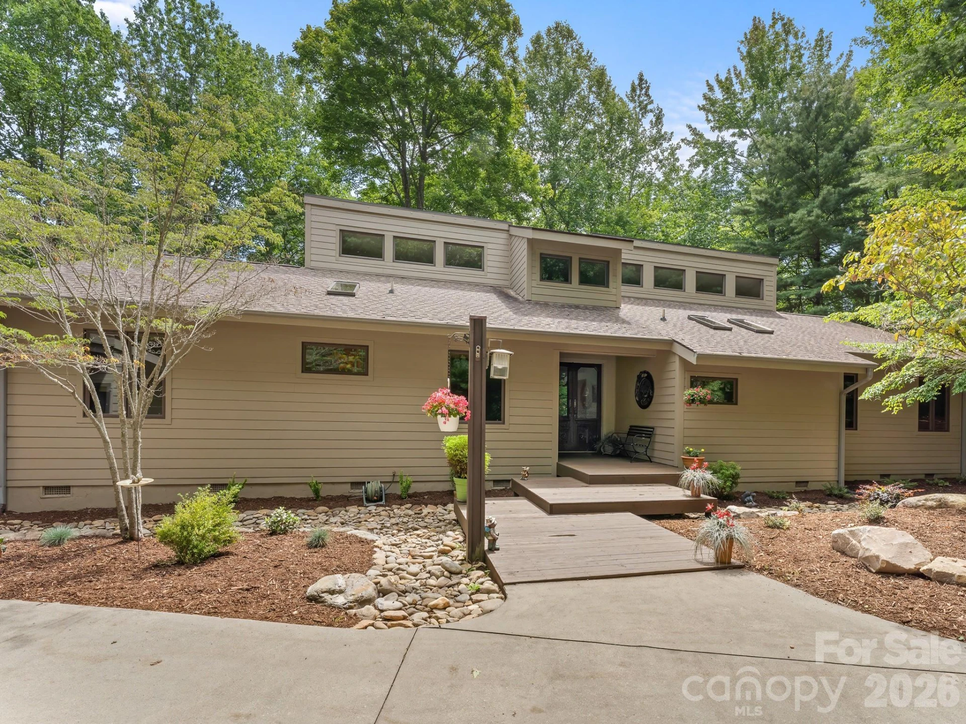 1370 Salola Lane - Photo 2