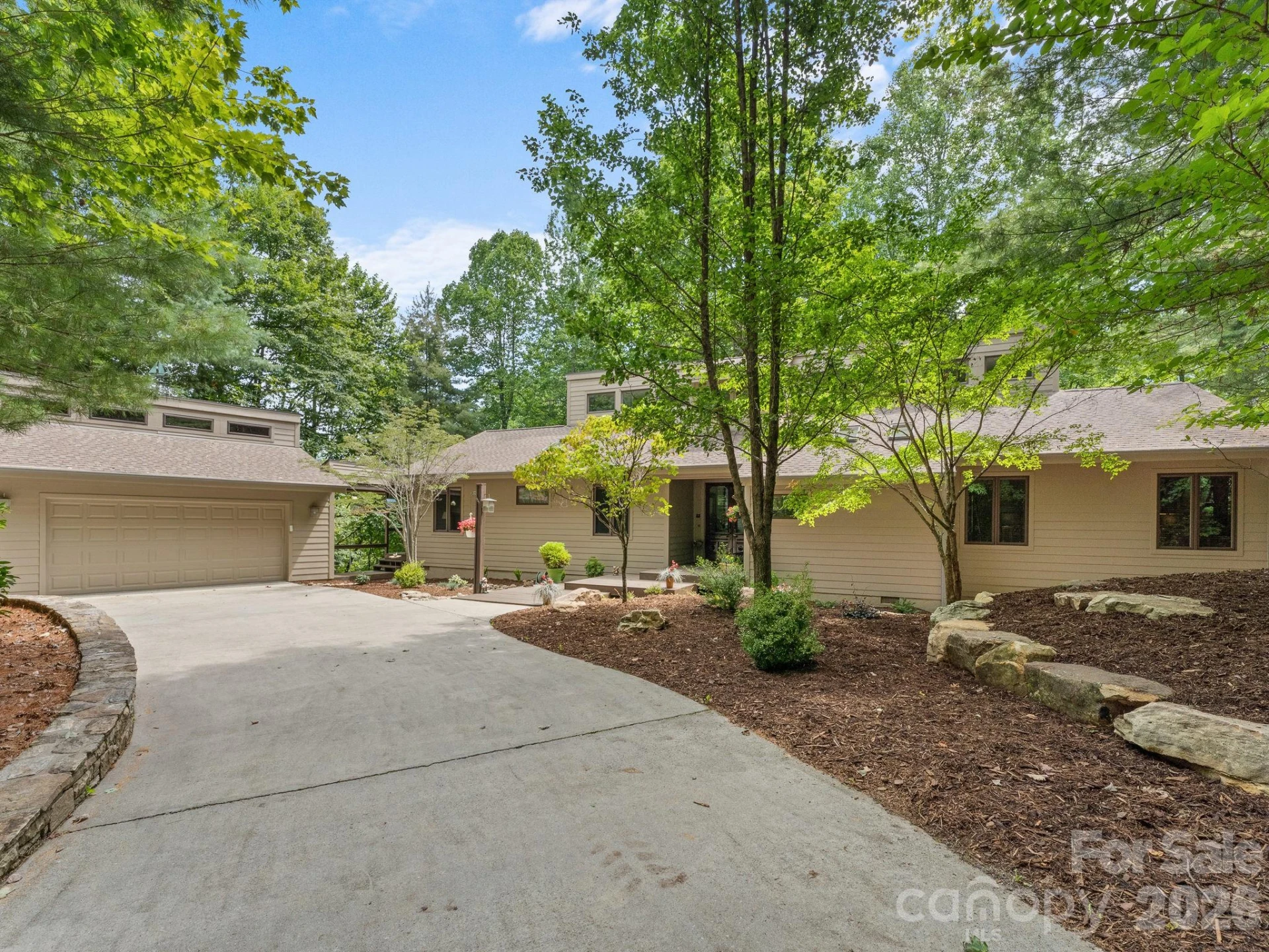 1370 Salola Lane - Photo 5