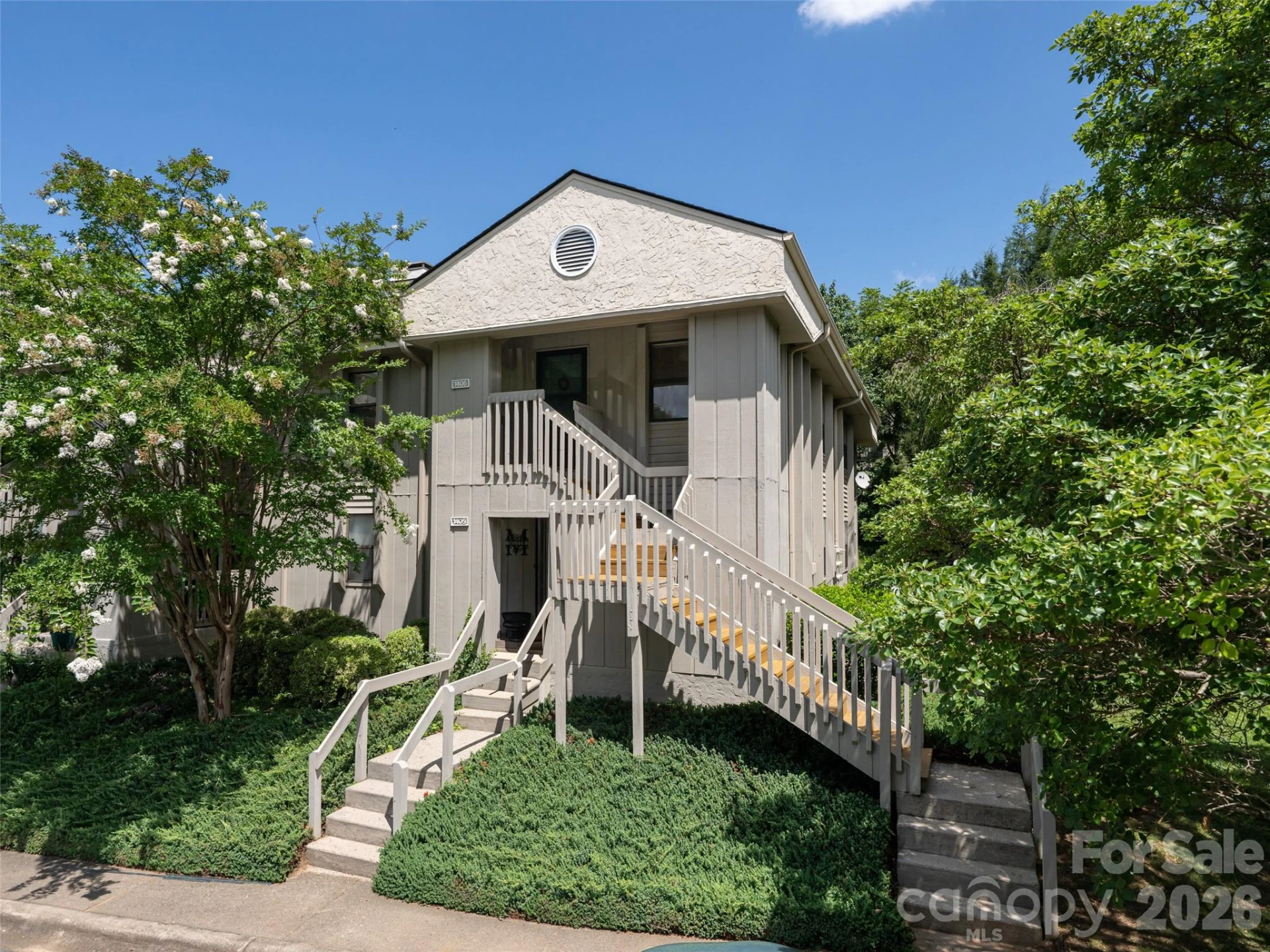 1406 Abbey Circle - Photo 3