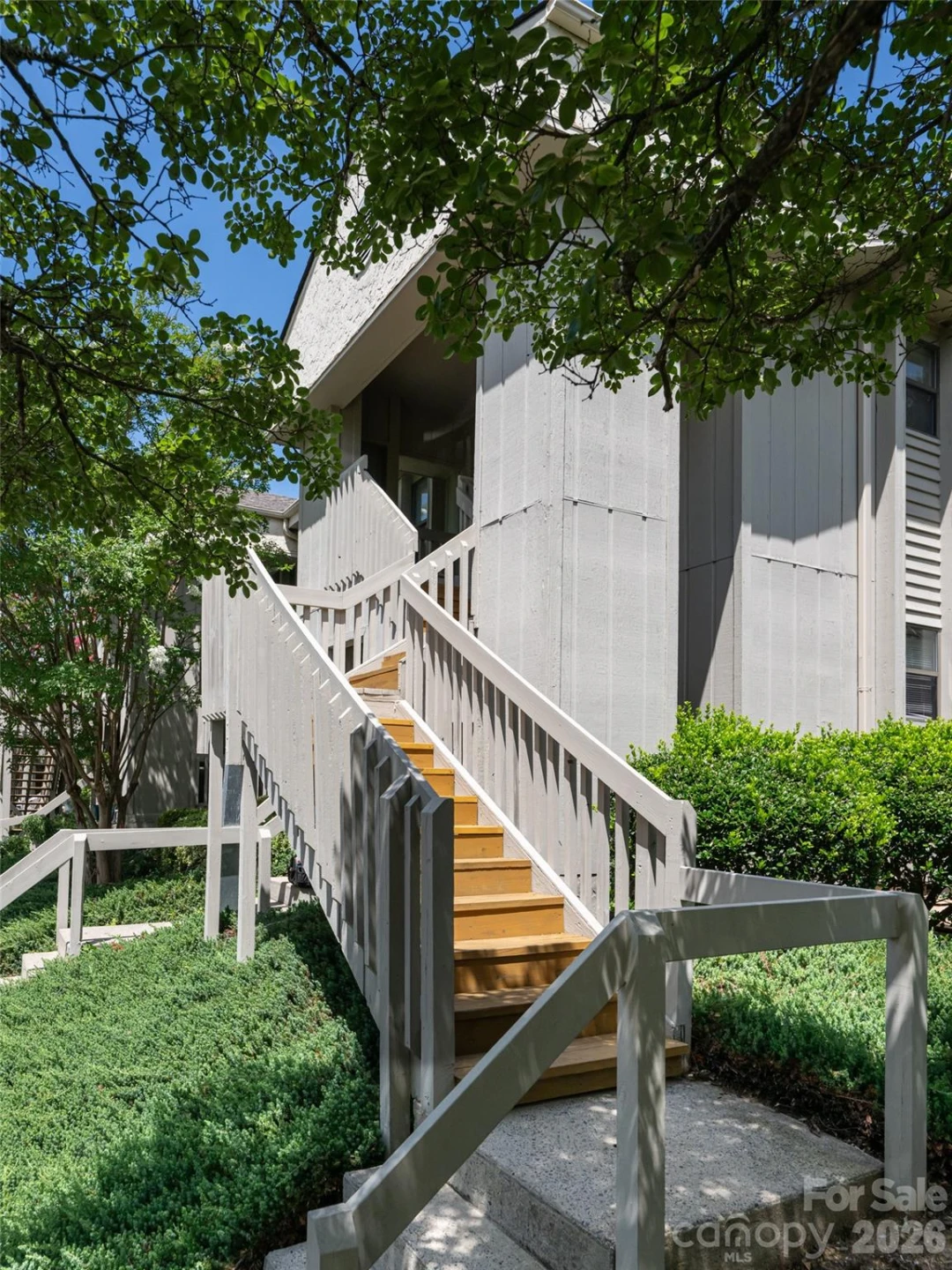 1406 Abbey Circle - Photo 5