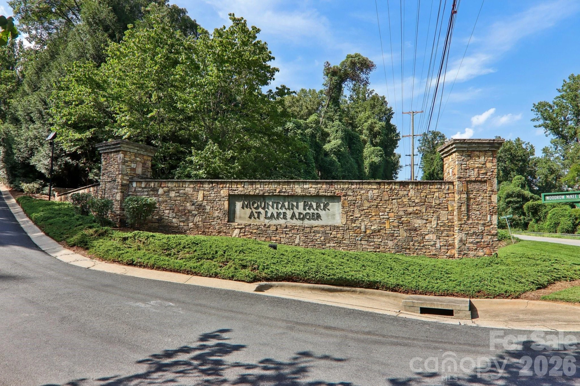 35 Mountain Parkway