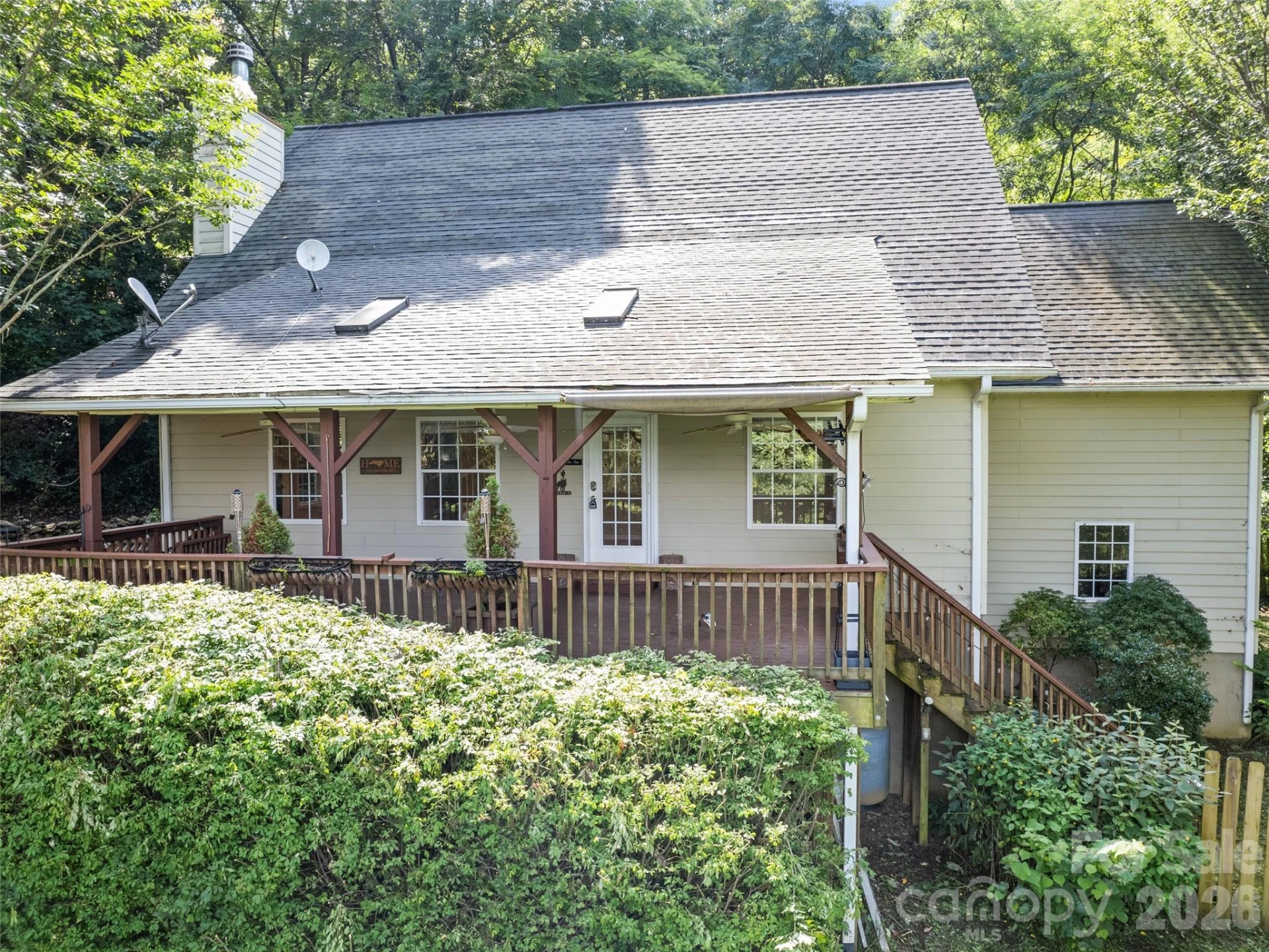 154 Presidential Drive - Photo 2