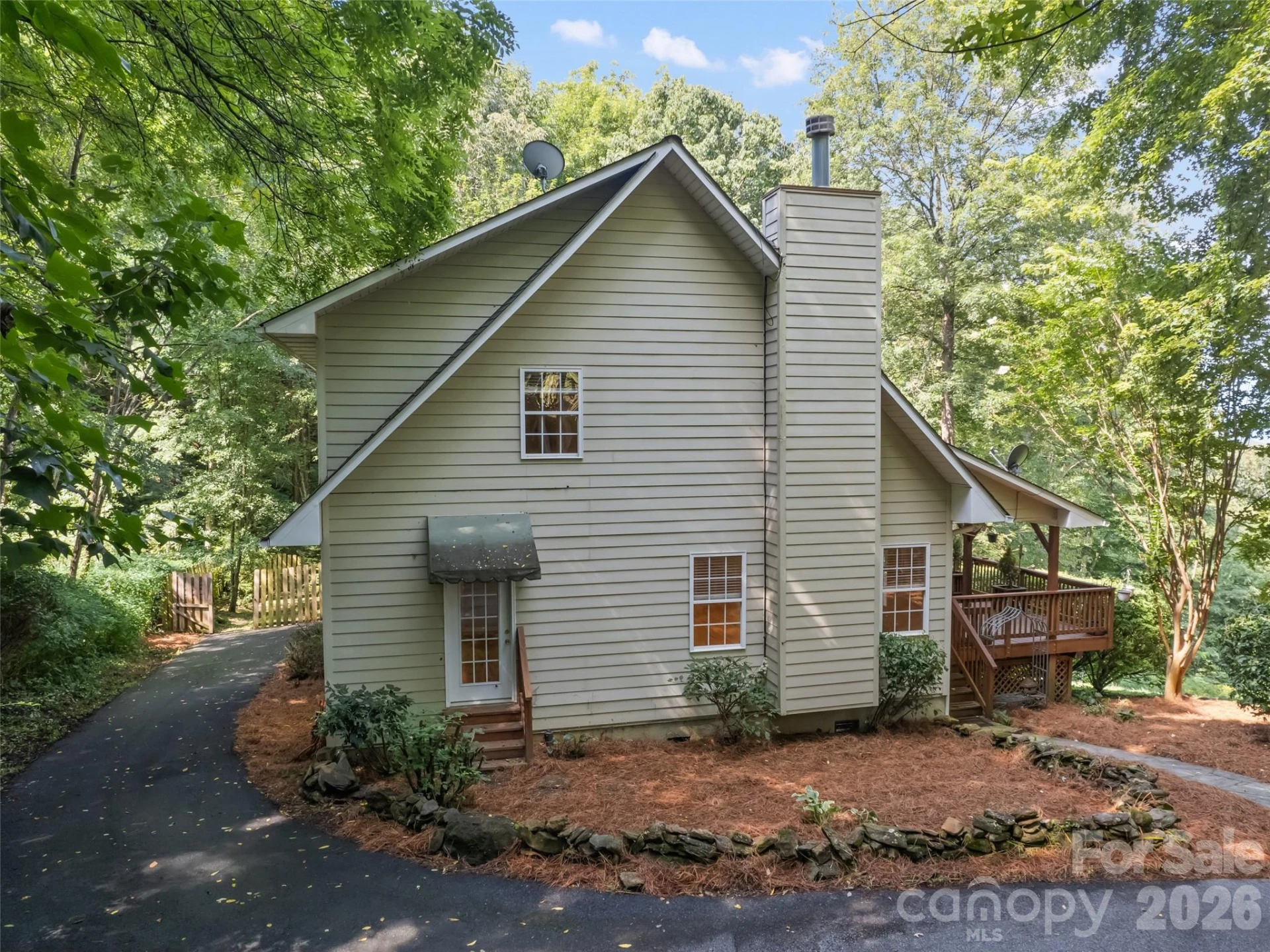 154 Presidential Drive - Photo 4