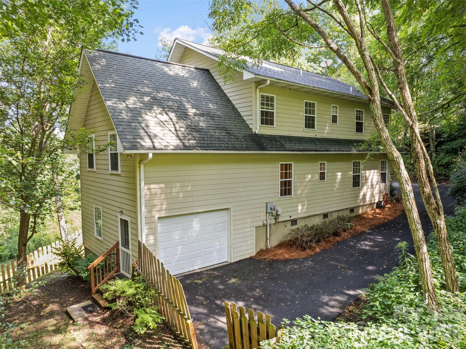 154 Presidential Drive - Photo 6