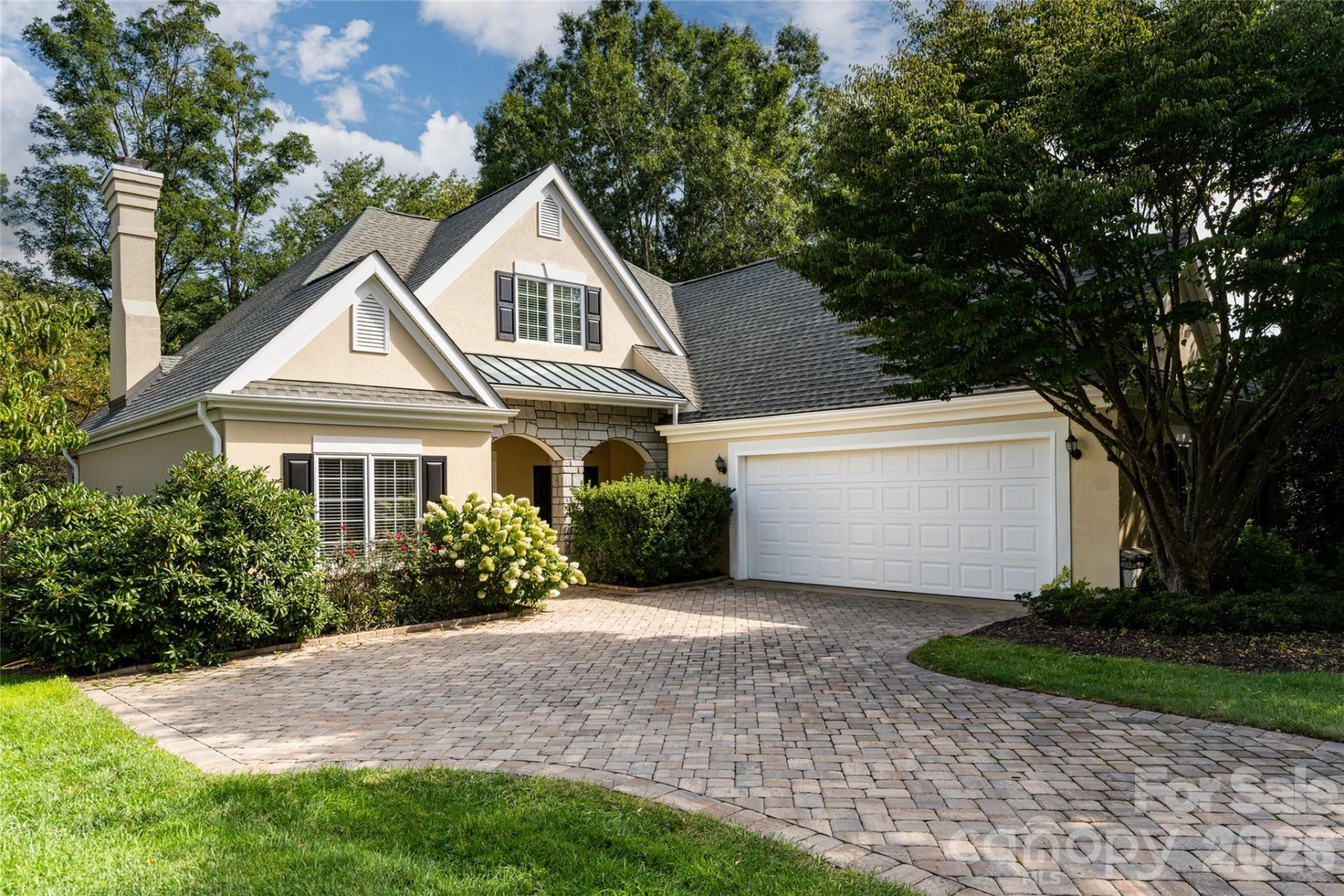8 Clovelly Way