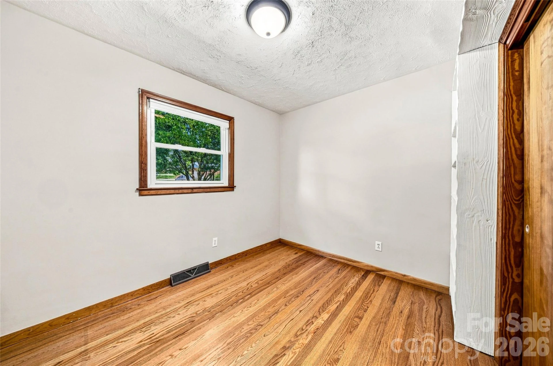 708 Loop Road - Photo 14