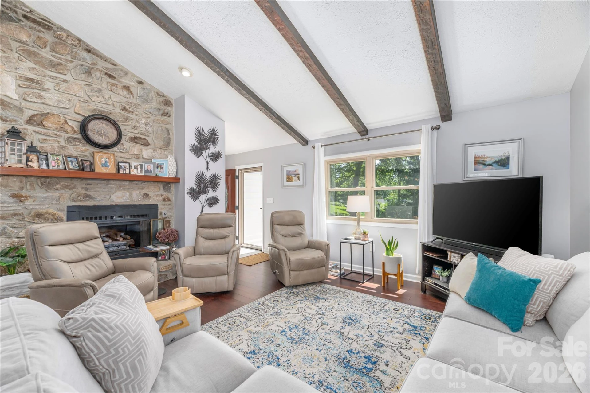 115 Hazelview Drive - Photo 3