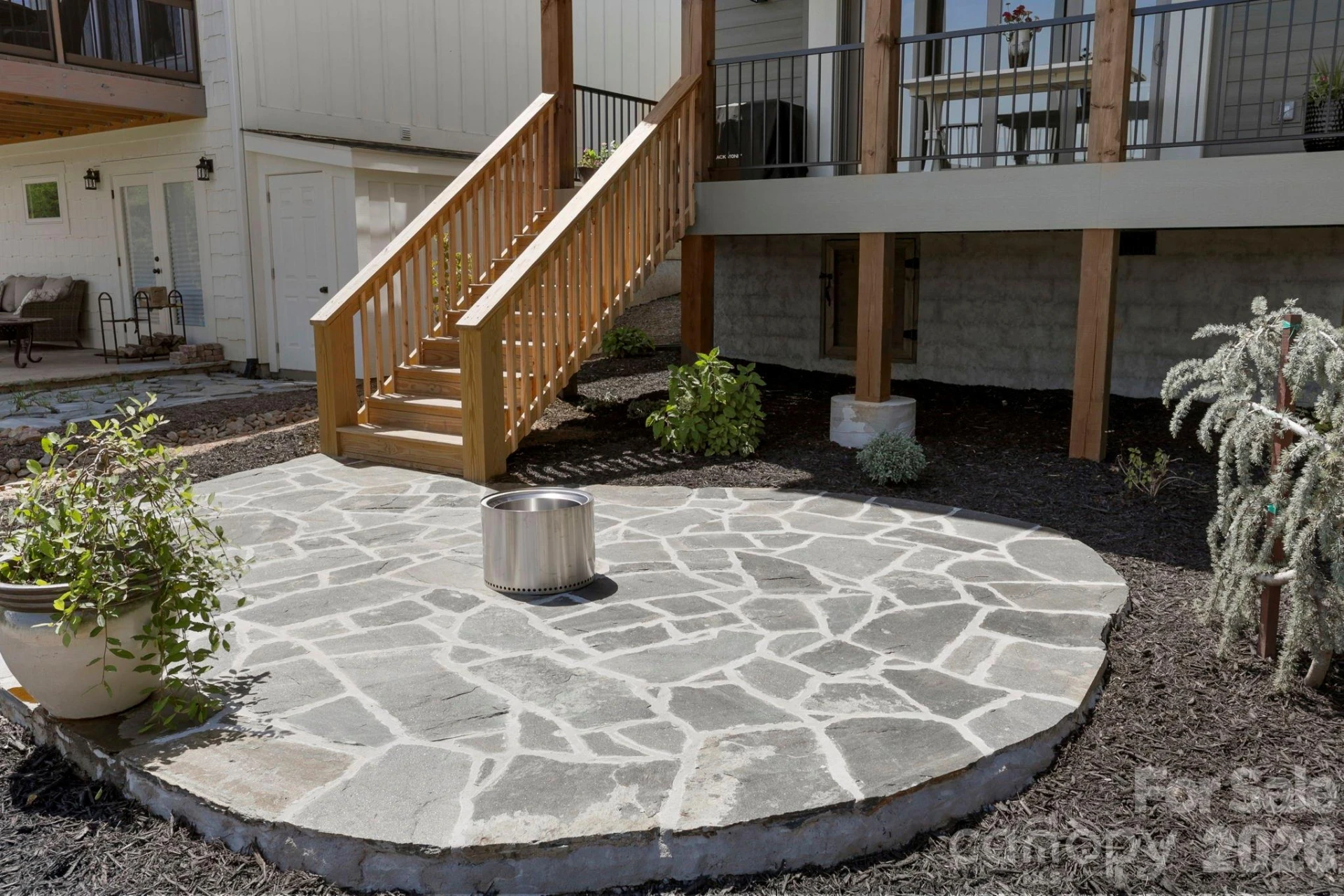 128 Chepstow Place - Photo 4