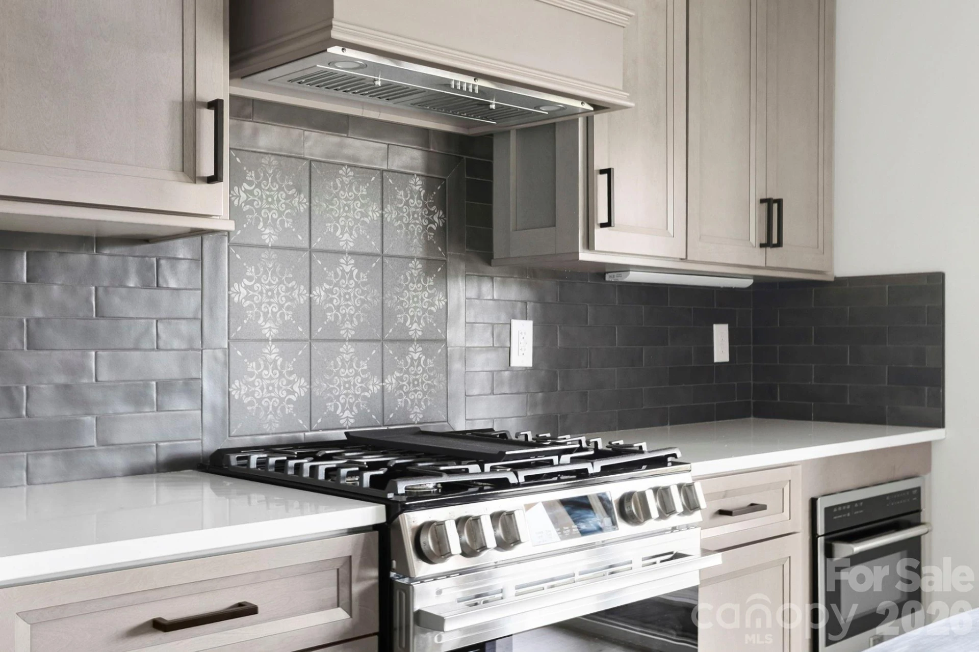 128 Chepstow Place - Photo 9