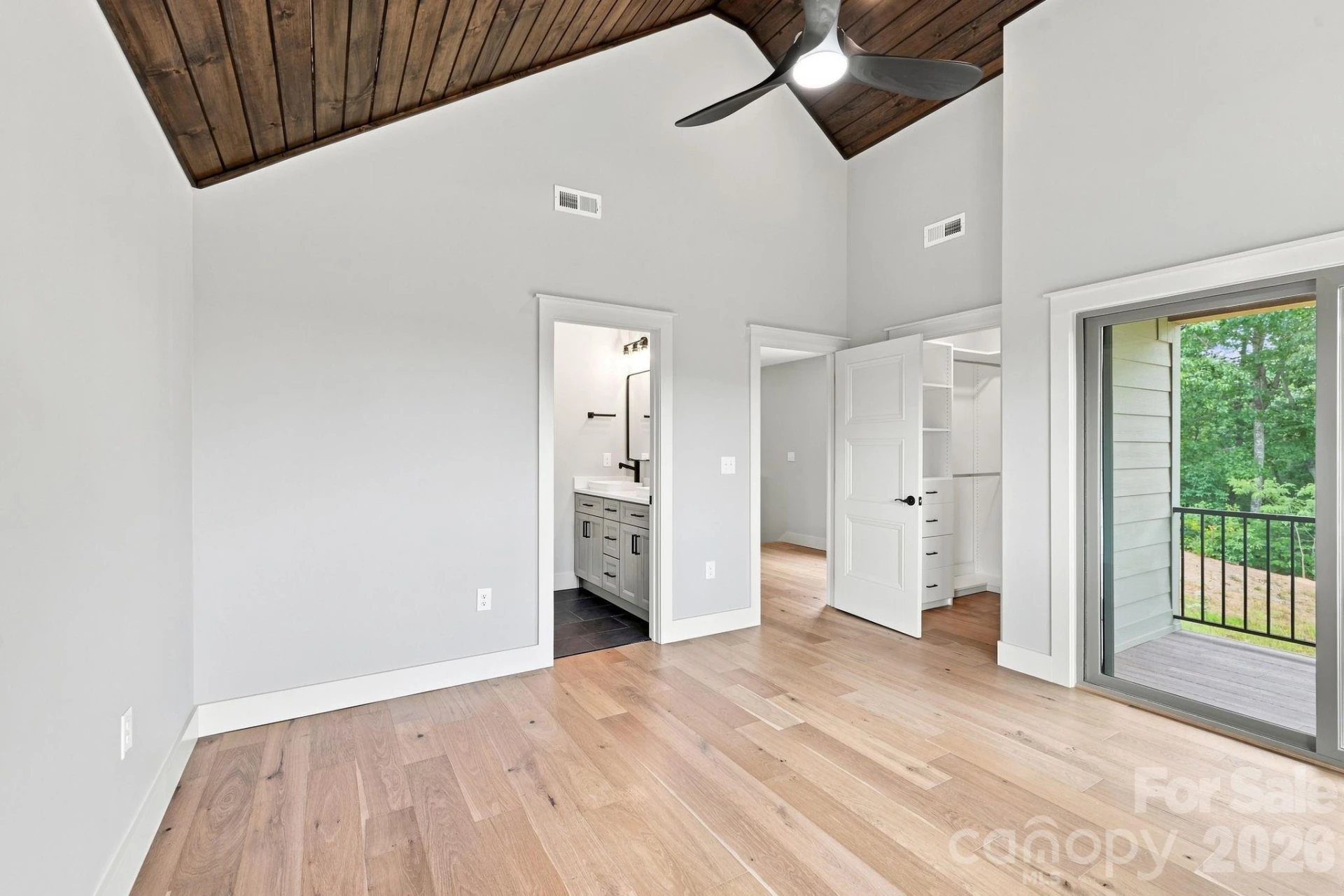 128 Chepstow Place - Photo 16