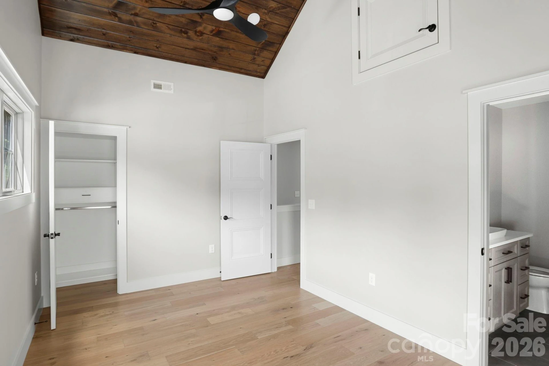 128 Chepstow Place - Photo 22