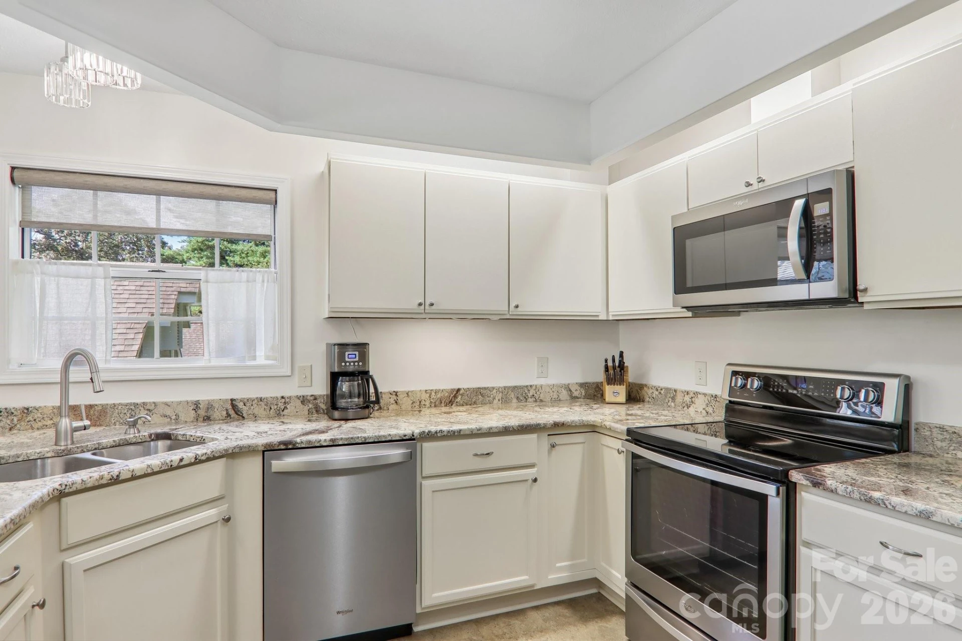 651 E Park Place - Photo 14