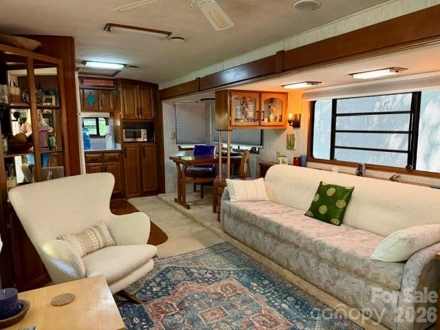 284 Aqua Vista Loop
